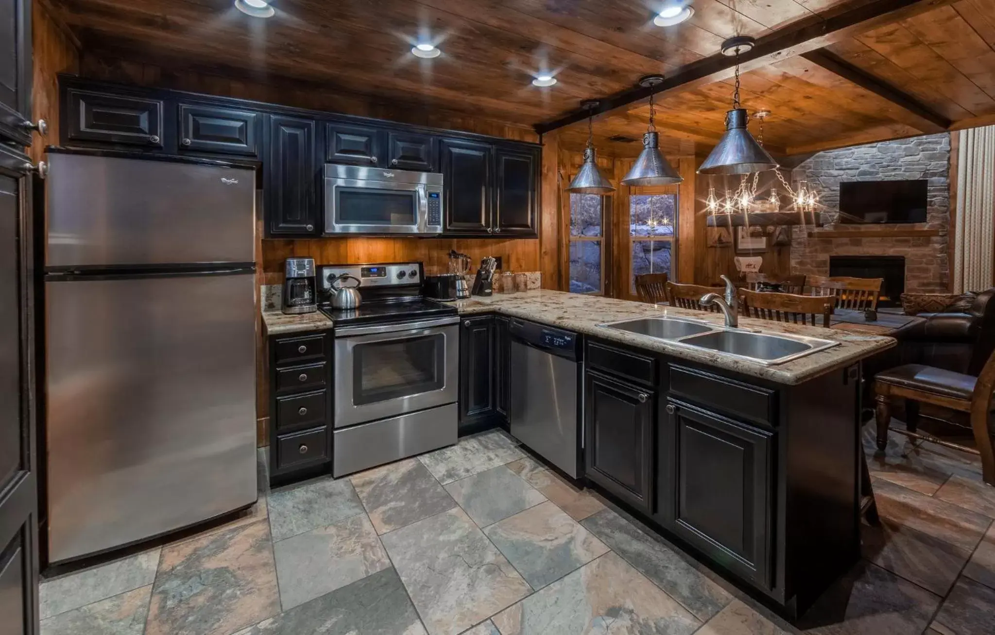 Photo of the whole room, Kitchen/Kitchenette in Holiday Inn Club Vacations - David Walley's Resort, an IHG Hotel