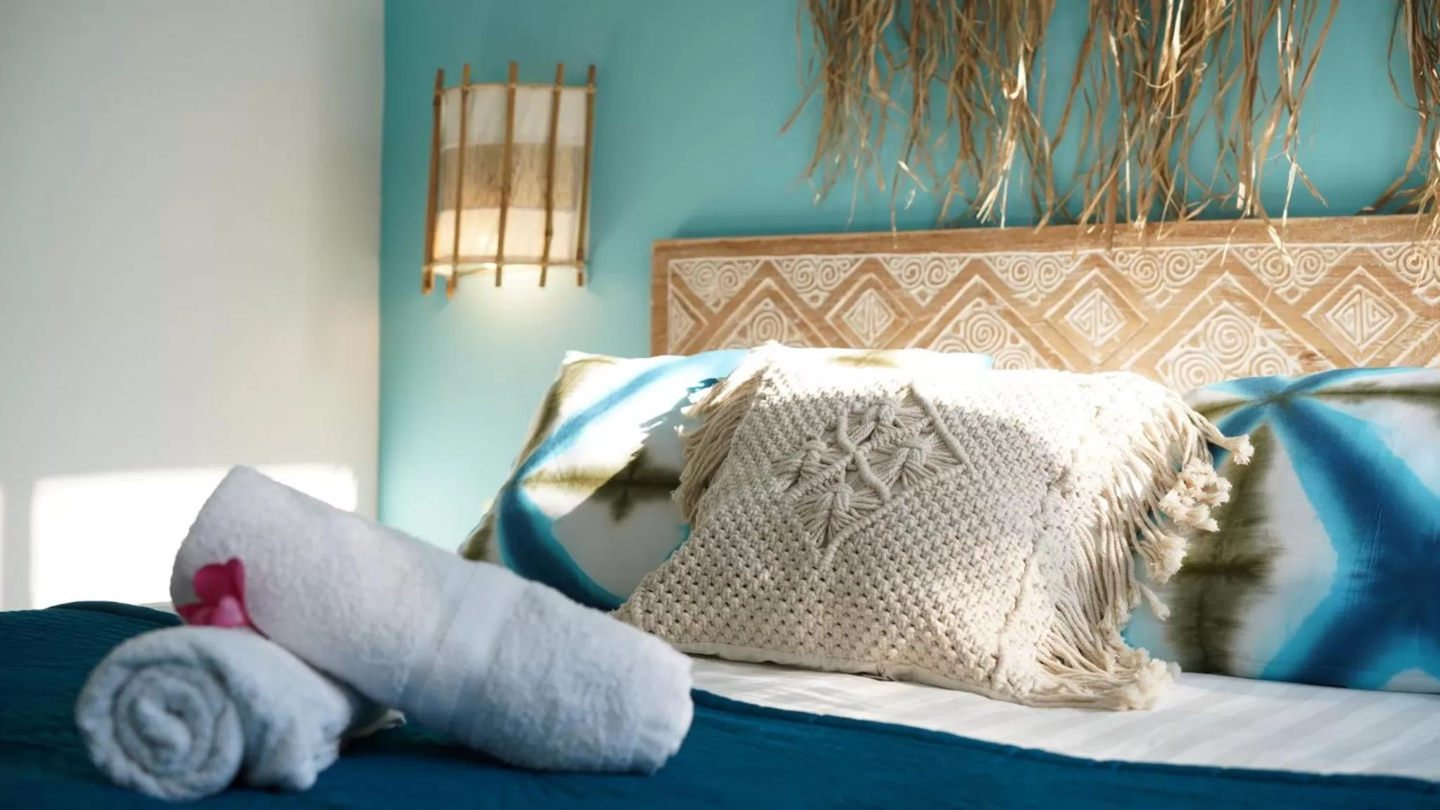 Bedroom, Bed in The White Bay