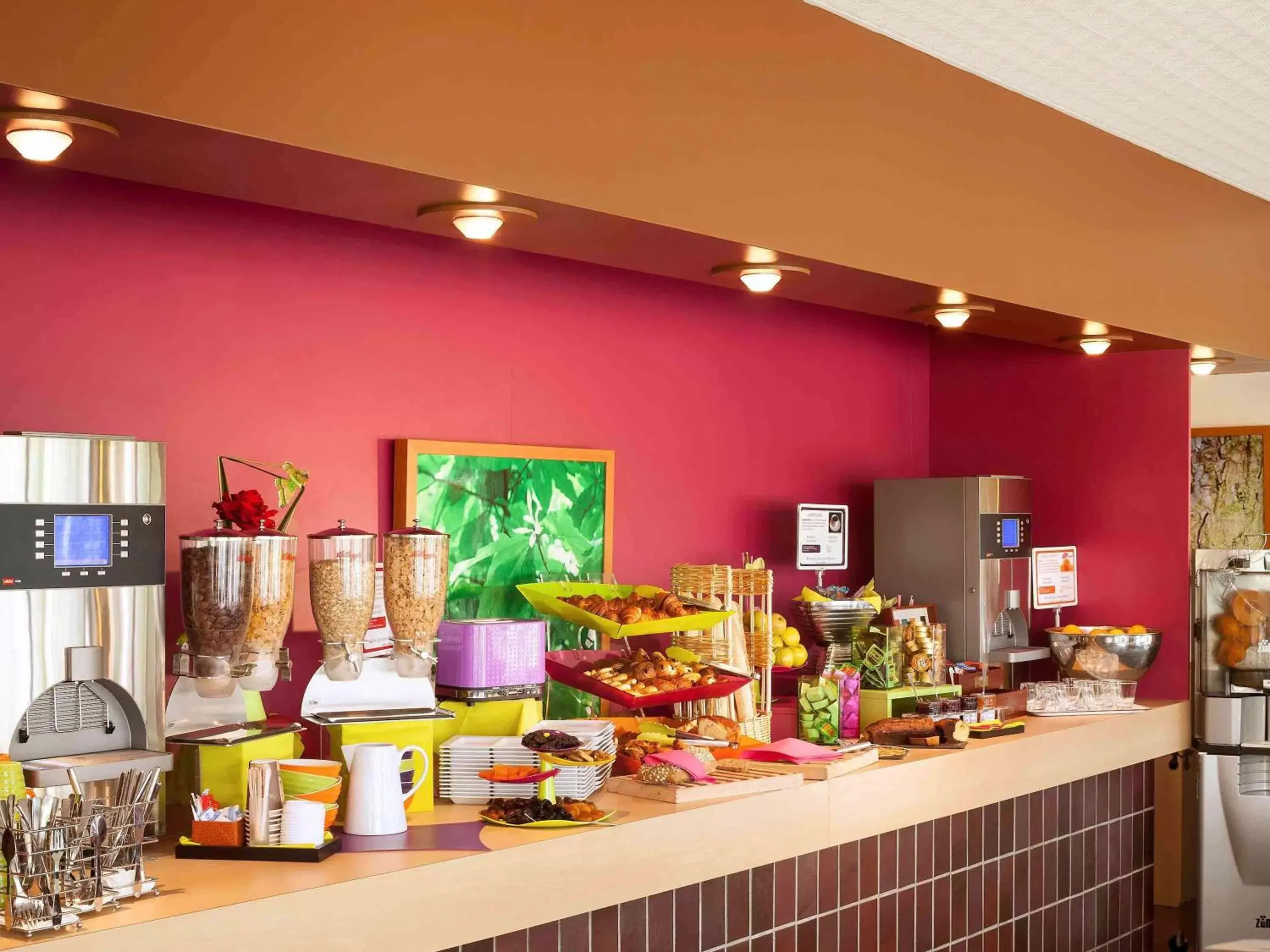 Restaurant/places to eat in ibis Styles Besançon