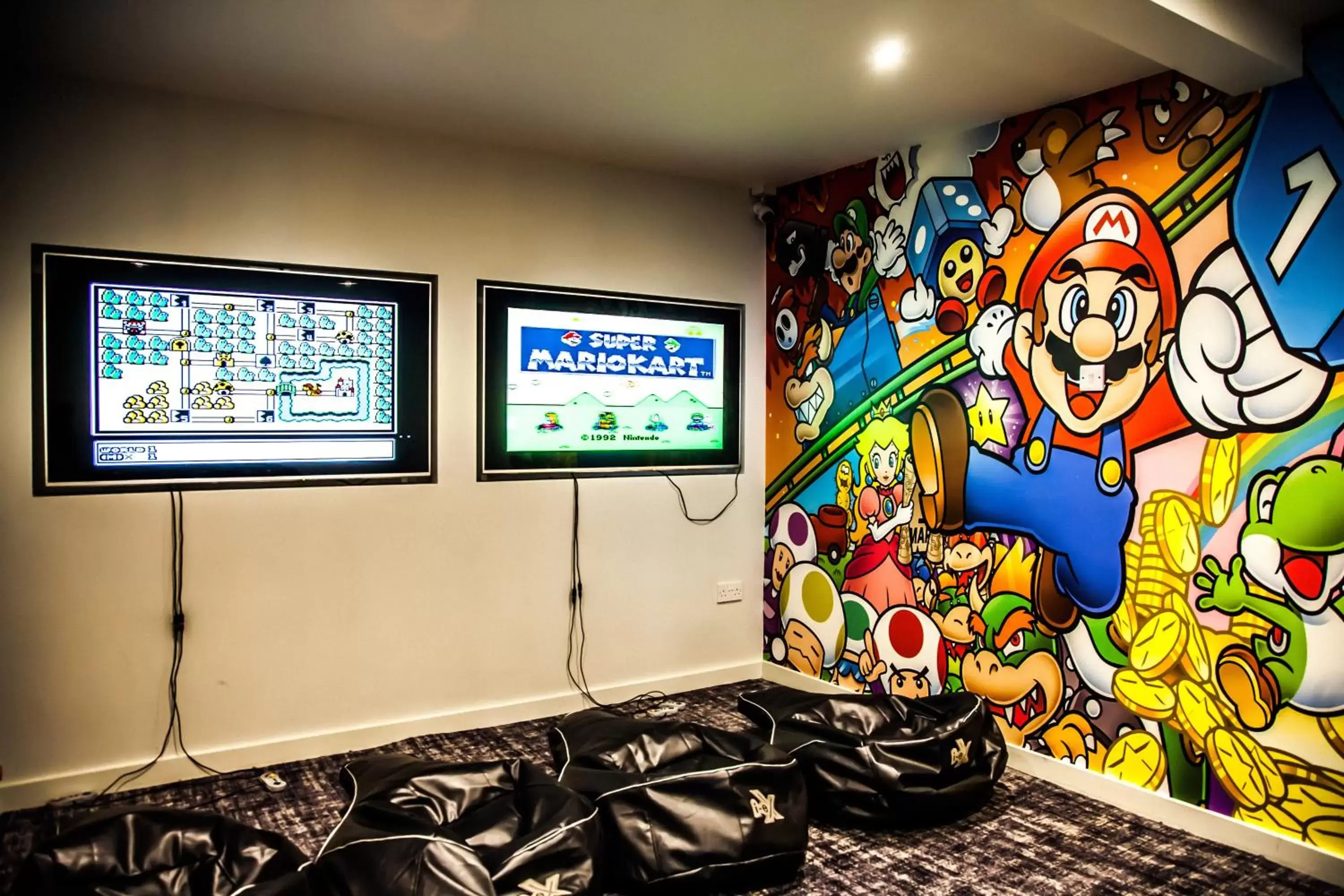 Game Room, TV/Entertainment Center in Swindon Blunsdon House Hotel, BW Premier Collection