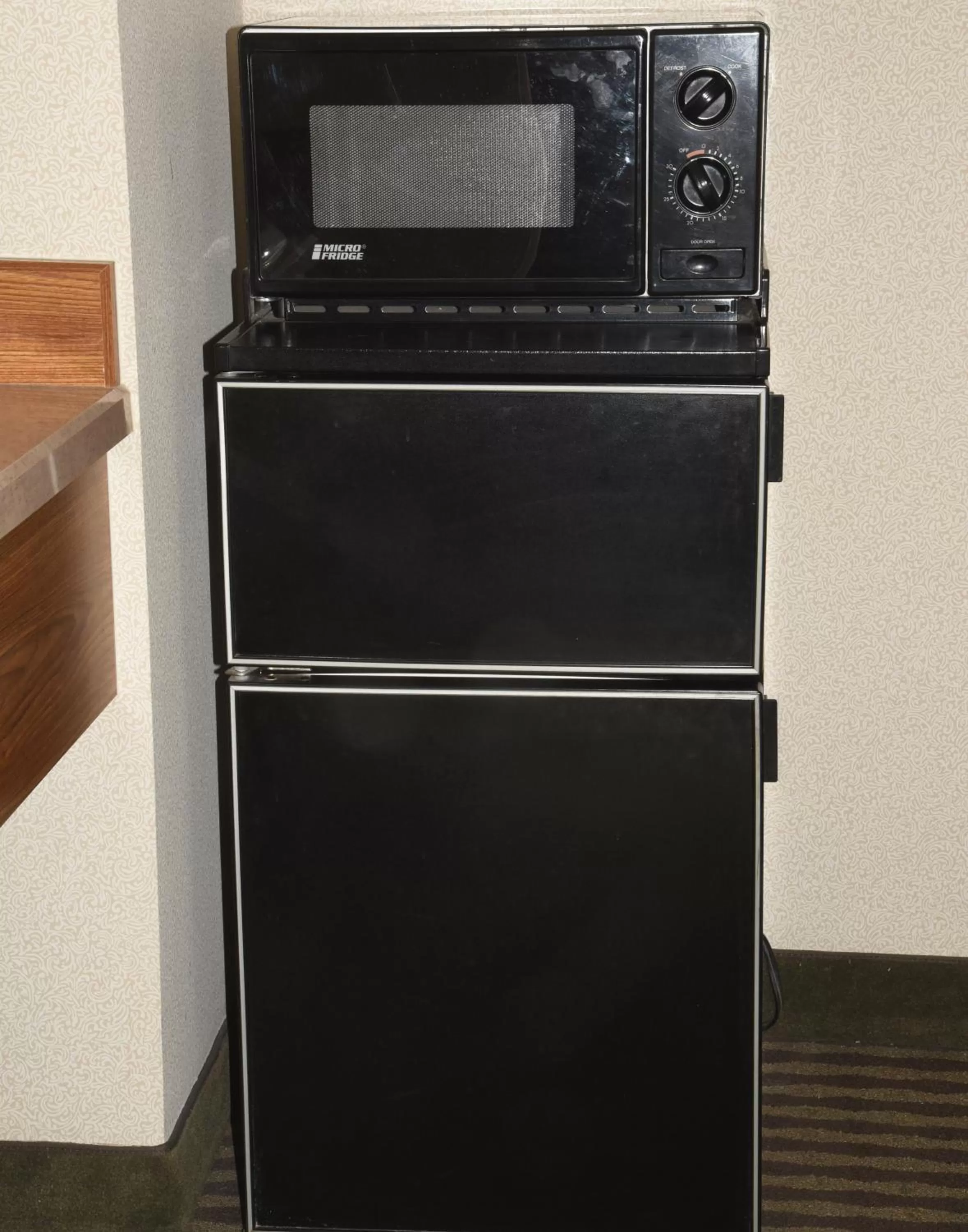 Kitchen or kitchenette in Thunderbird Motel