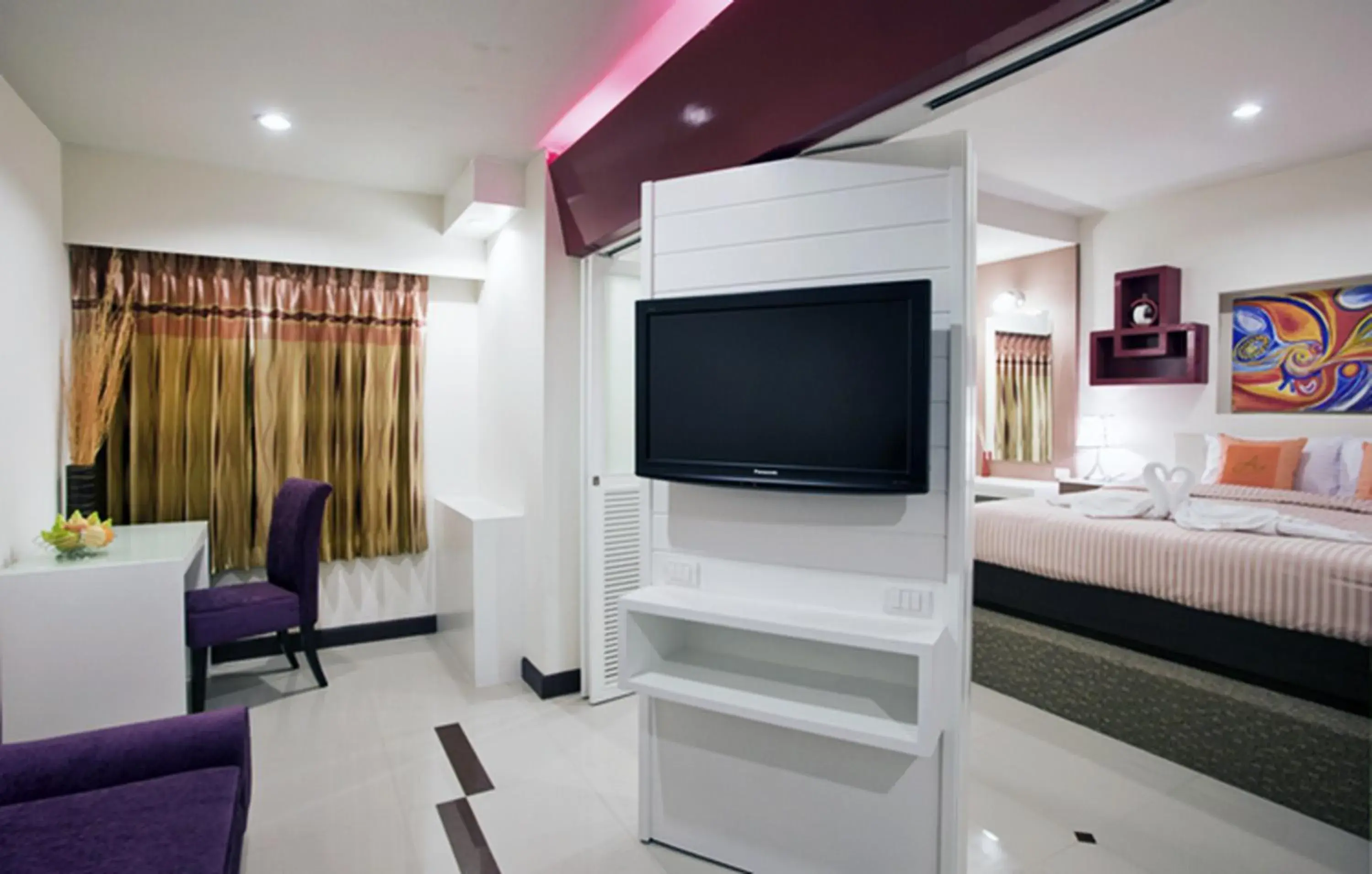 Night, TV/Entertainment Center in Ayara Grand Palace Hotel (SHA Extra Plus)