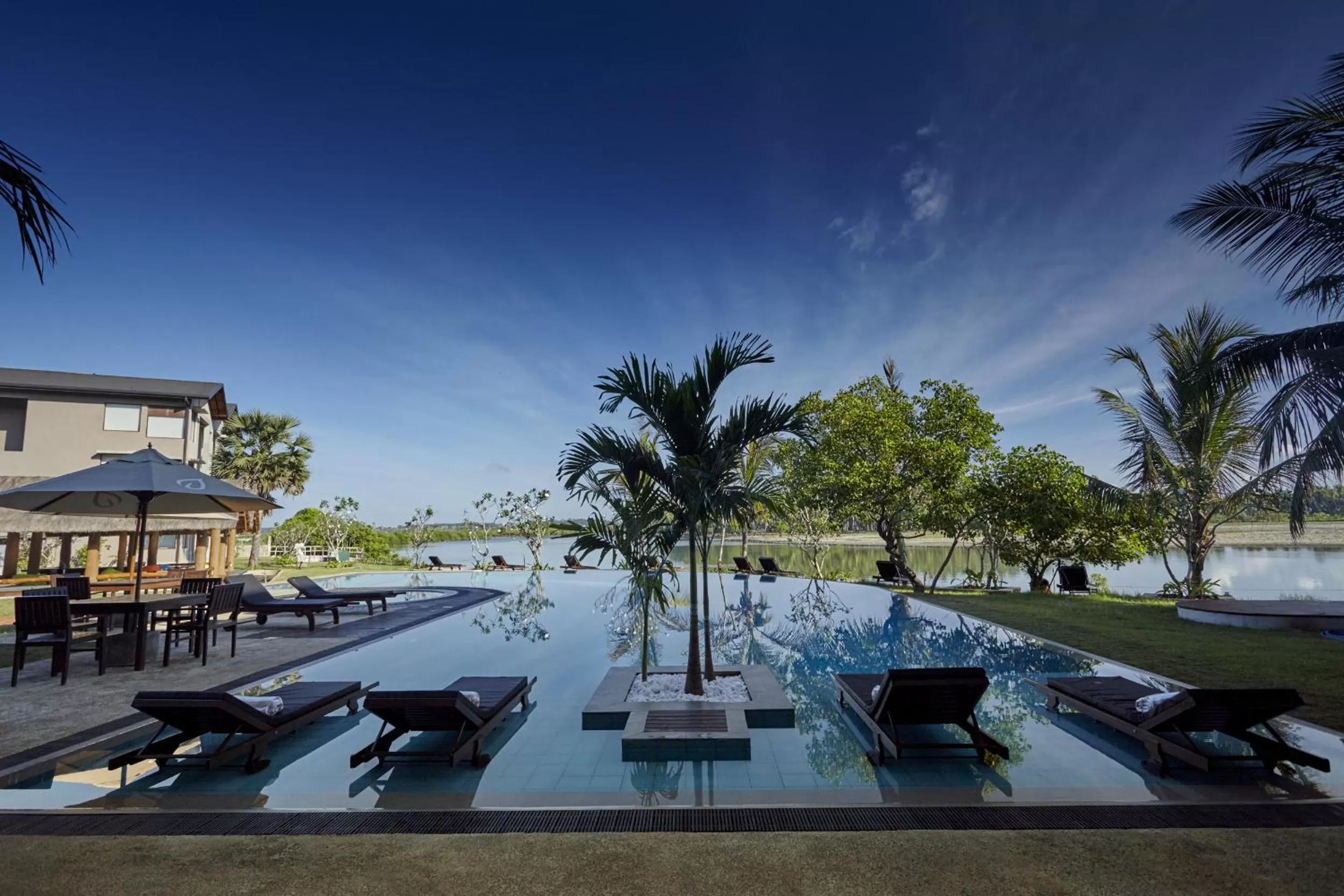 Swimming pool in Amaranthe Bay Resort & Spa