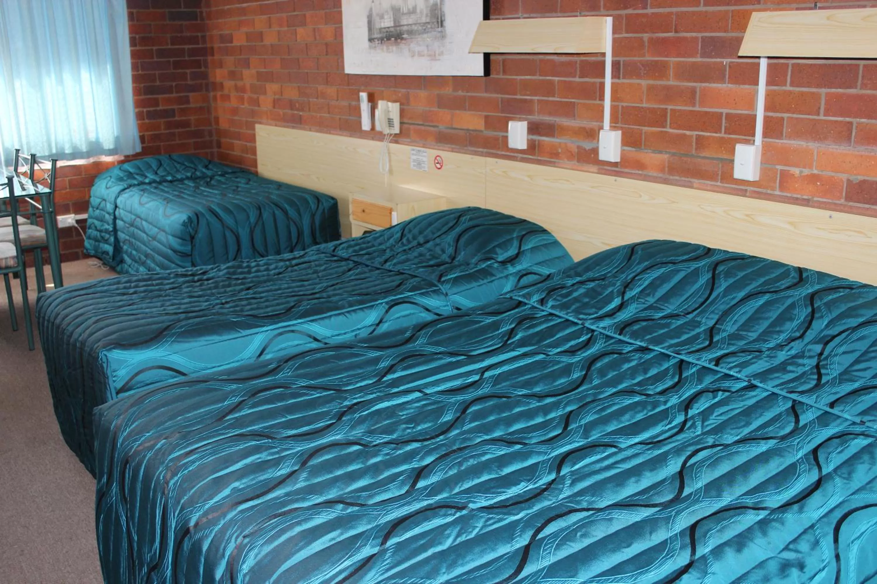 Bedroom, Bed in Glen Innes Lodge Motel