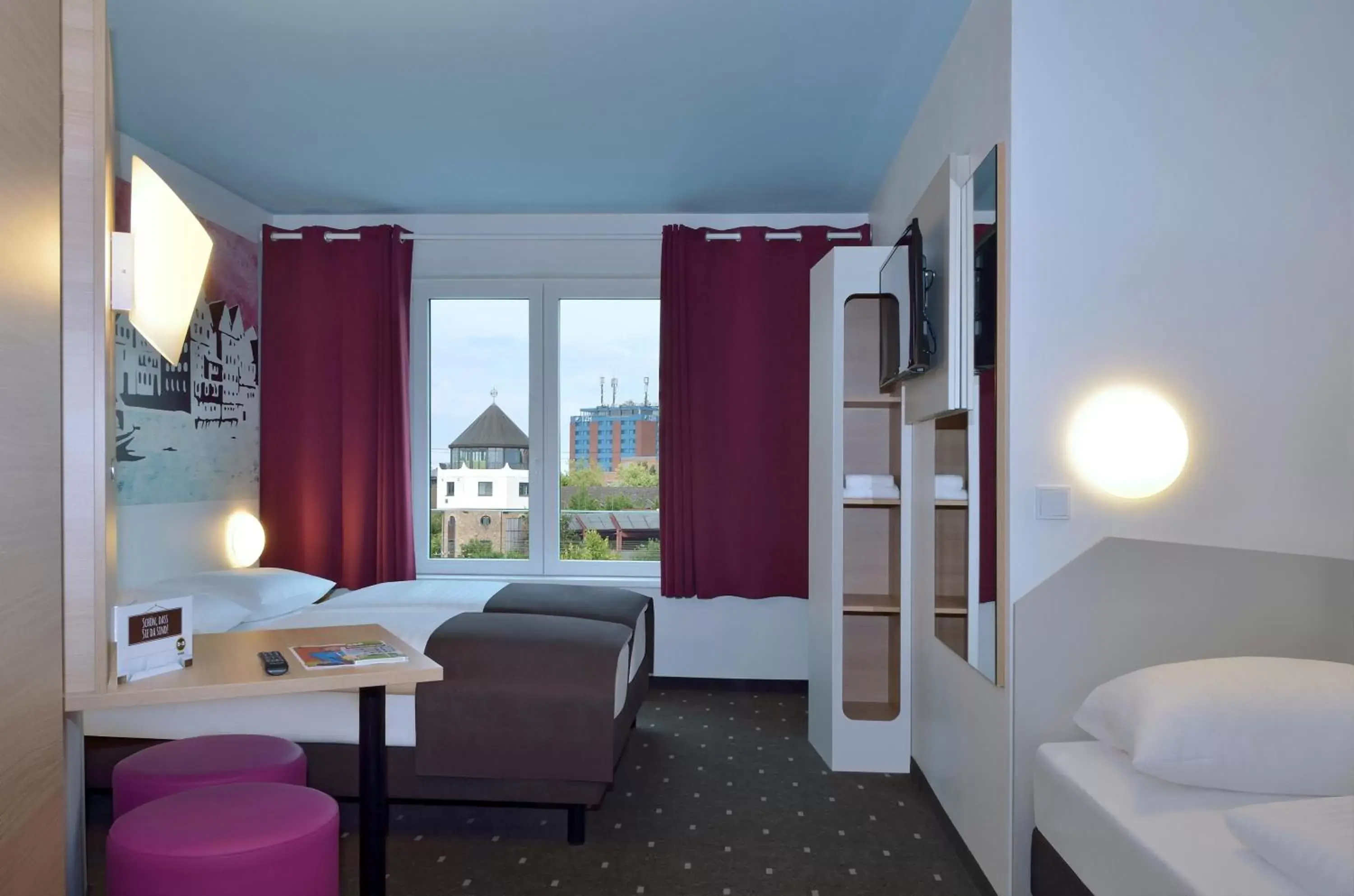 Photo of the whole room in B&B Hotel Lüneburg