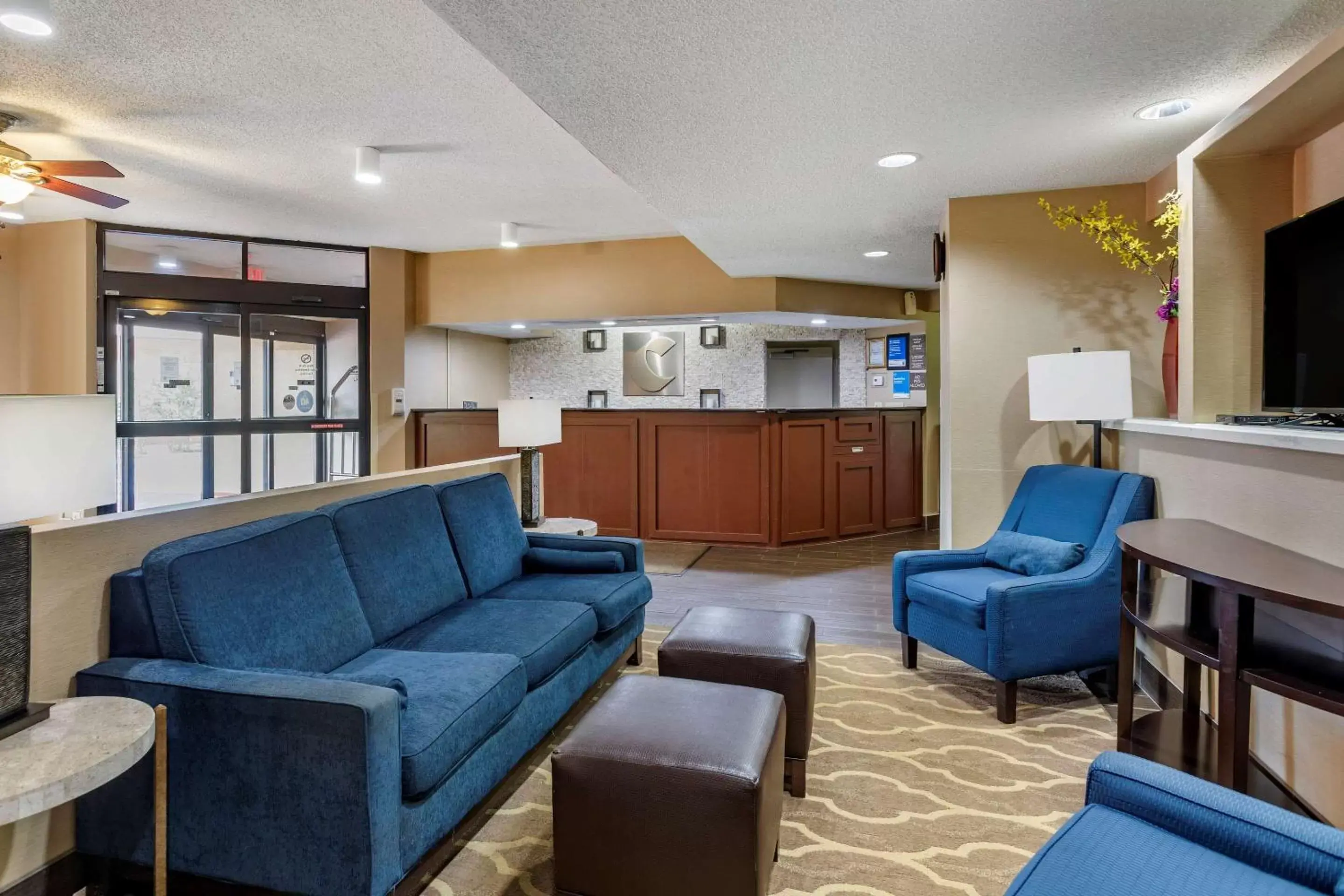 Lobby or reception, Seating Area in Comfort Inn Brownsville I-40