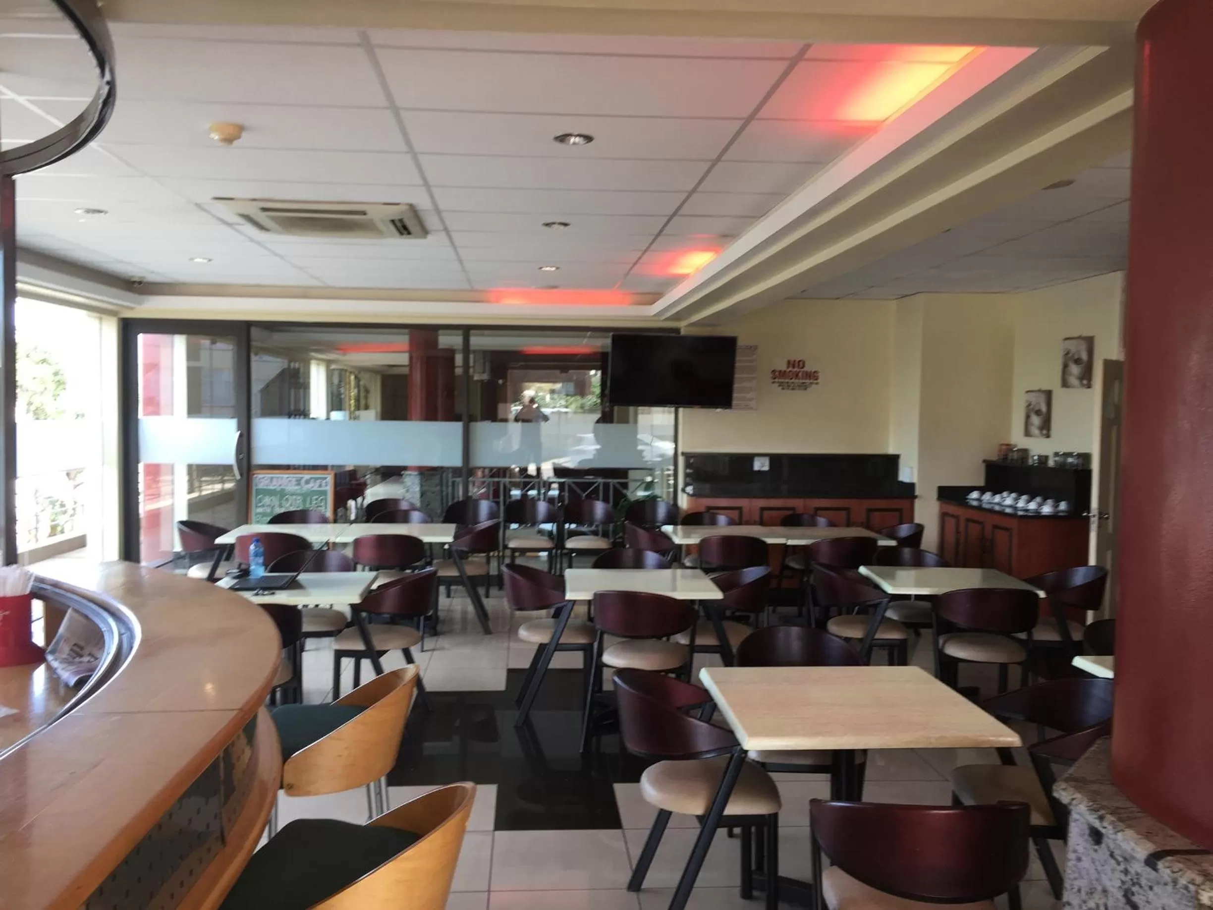 Restaurant/places to eat in Grange Gardens Hotel