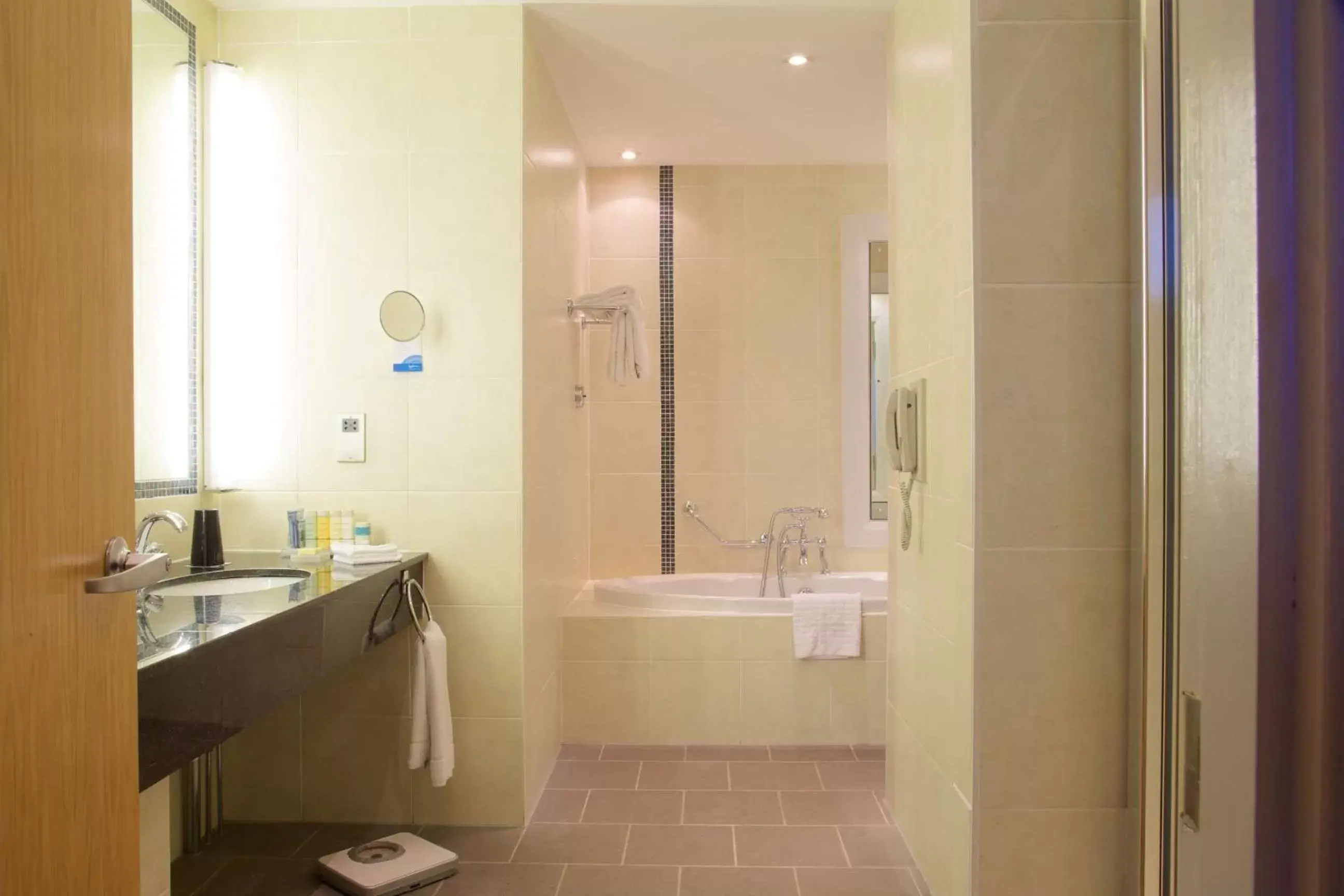 Bathroom in Radisson Blu Hotel Belfast