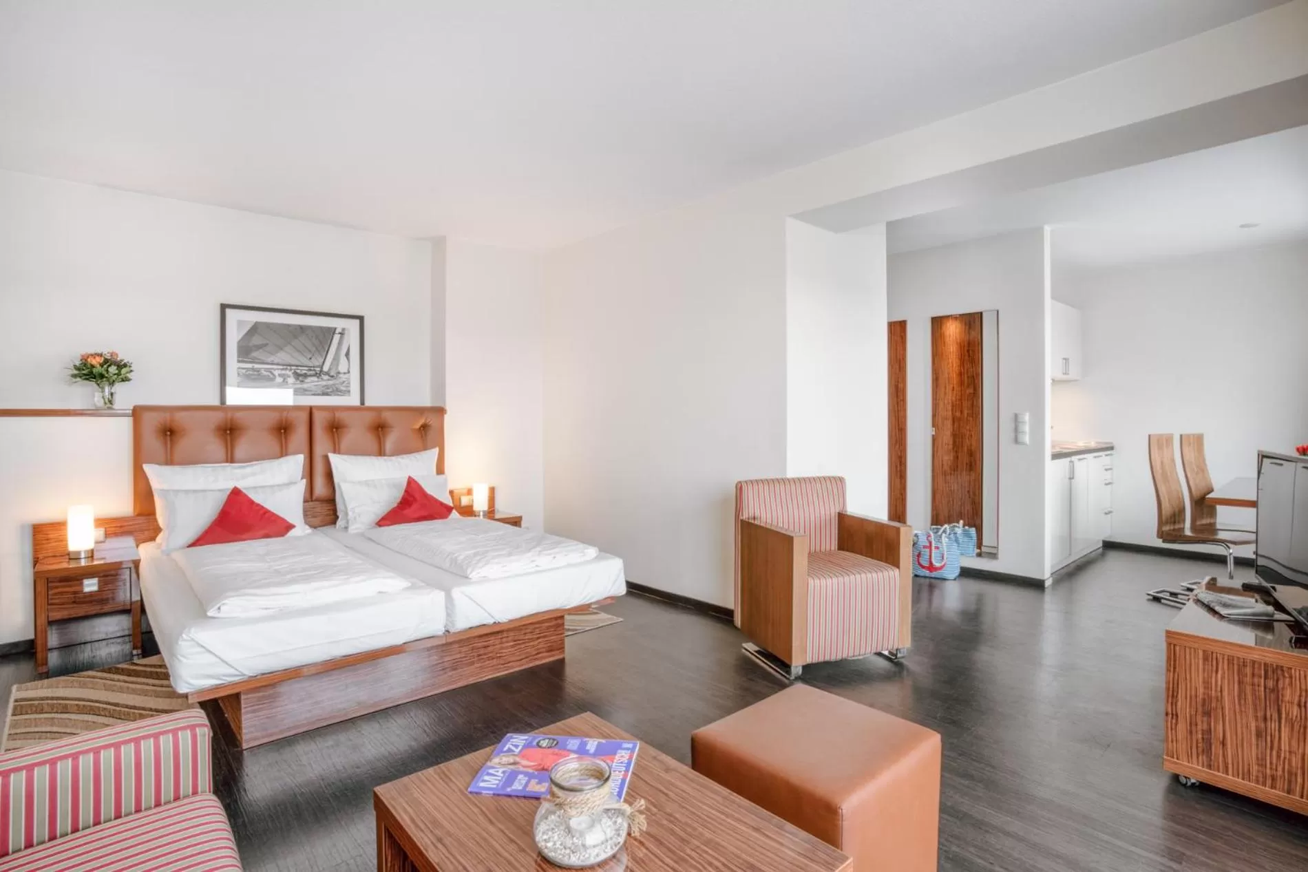 Photo of the whole room, Bed in Hotel Yachtclub