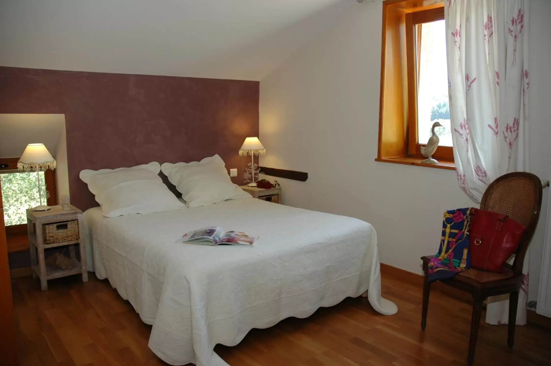 Bedroom, Bed in La Croix de Saburin