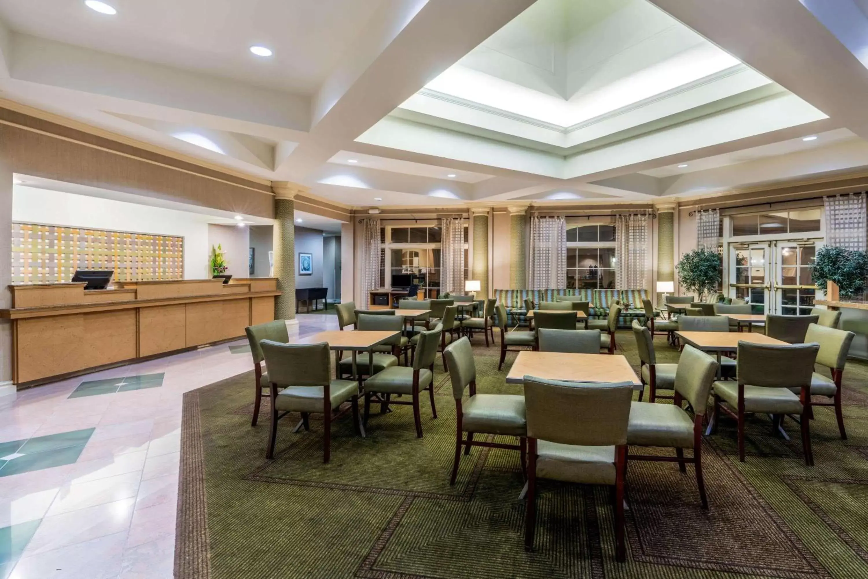 Lobby or reception, Restaurant/Places to Eat in La Quinta by Wyndham Phoenix West Peoria