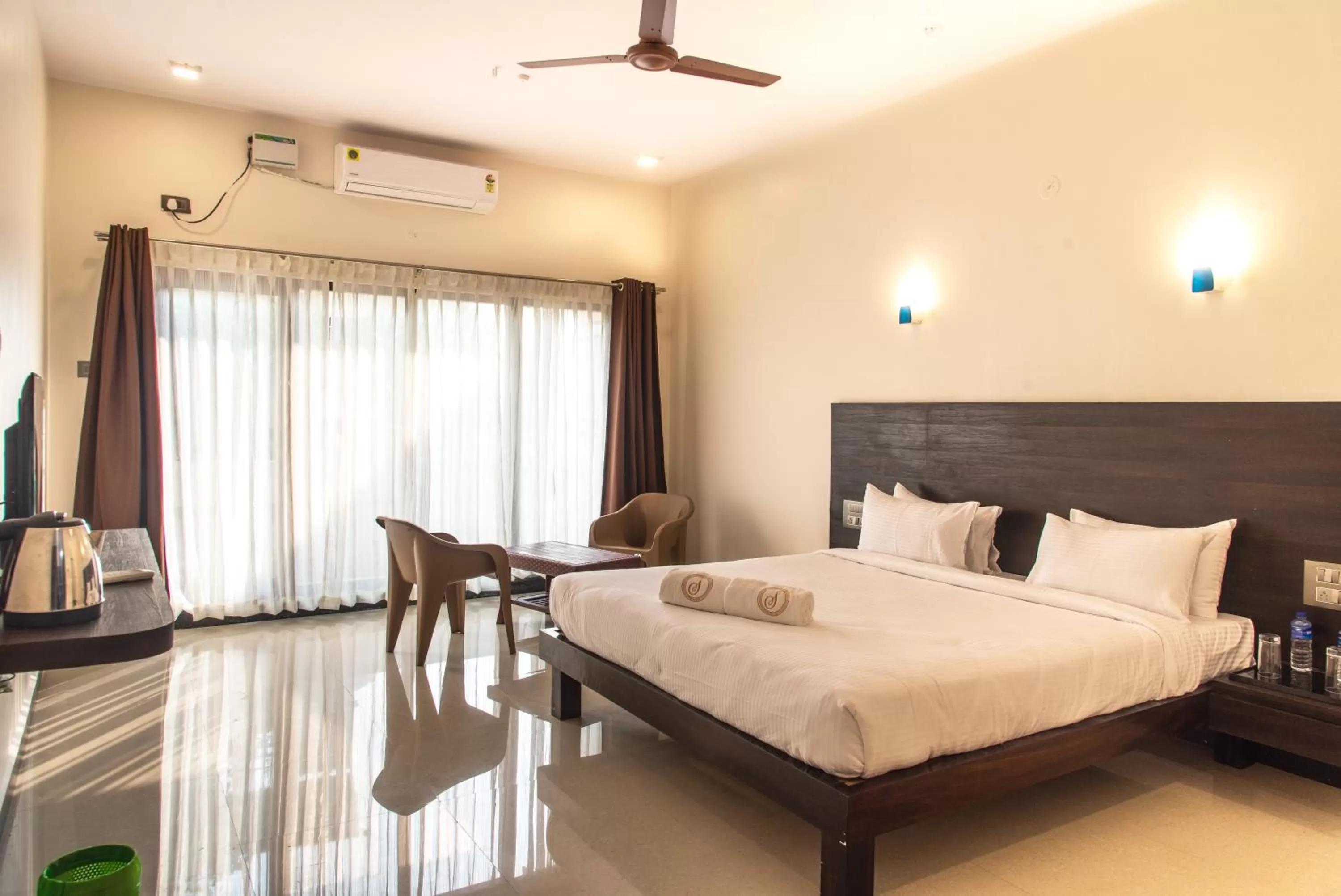 Photo of the whole room, Bed in Shreeyog Resort Dandeli