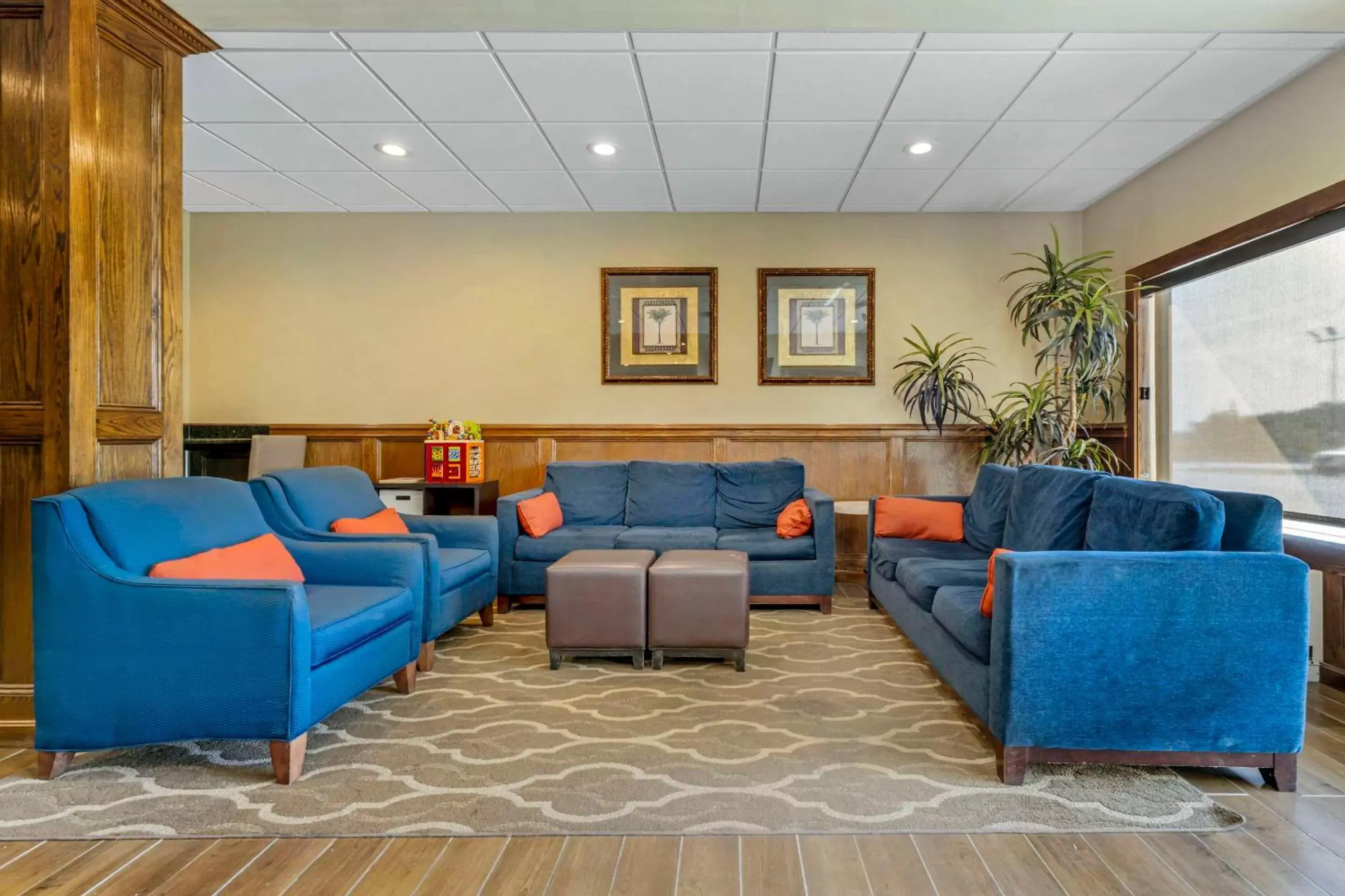 Other, Seating Area in Comfort Inn & Suites