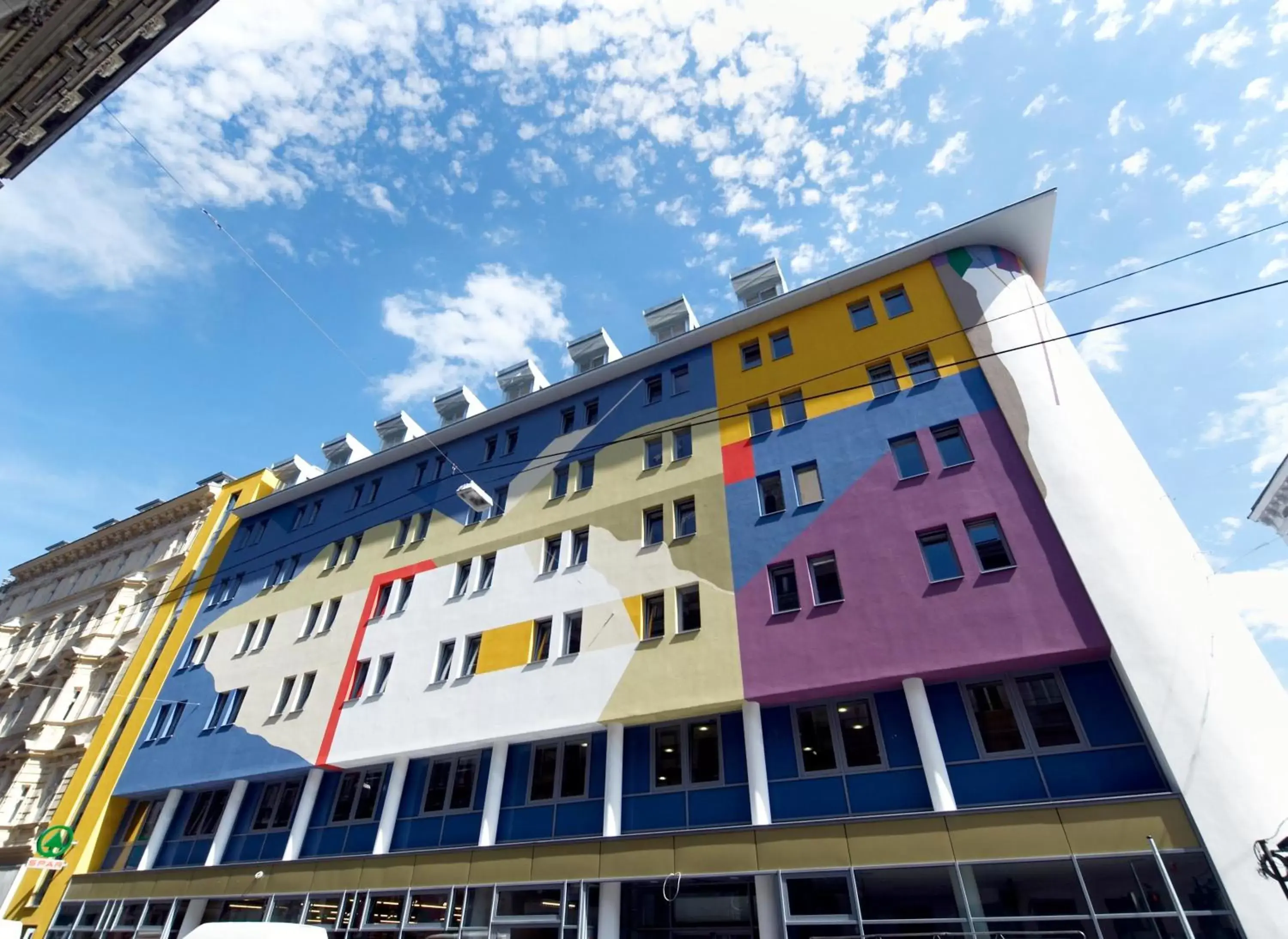 Facade/entrance, Property Building in Hotel Kolping Wien Zentral