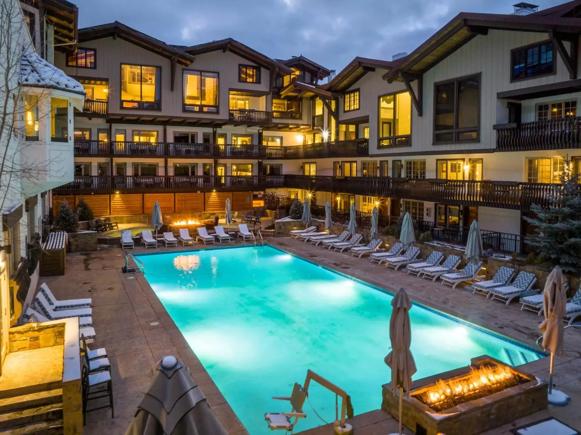 Property building, Swimming Pool in Lodge at Vail Condominiums