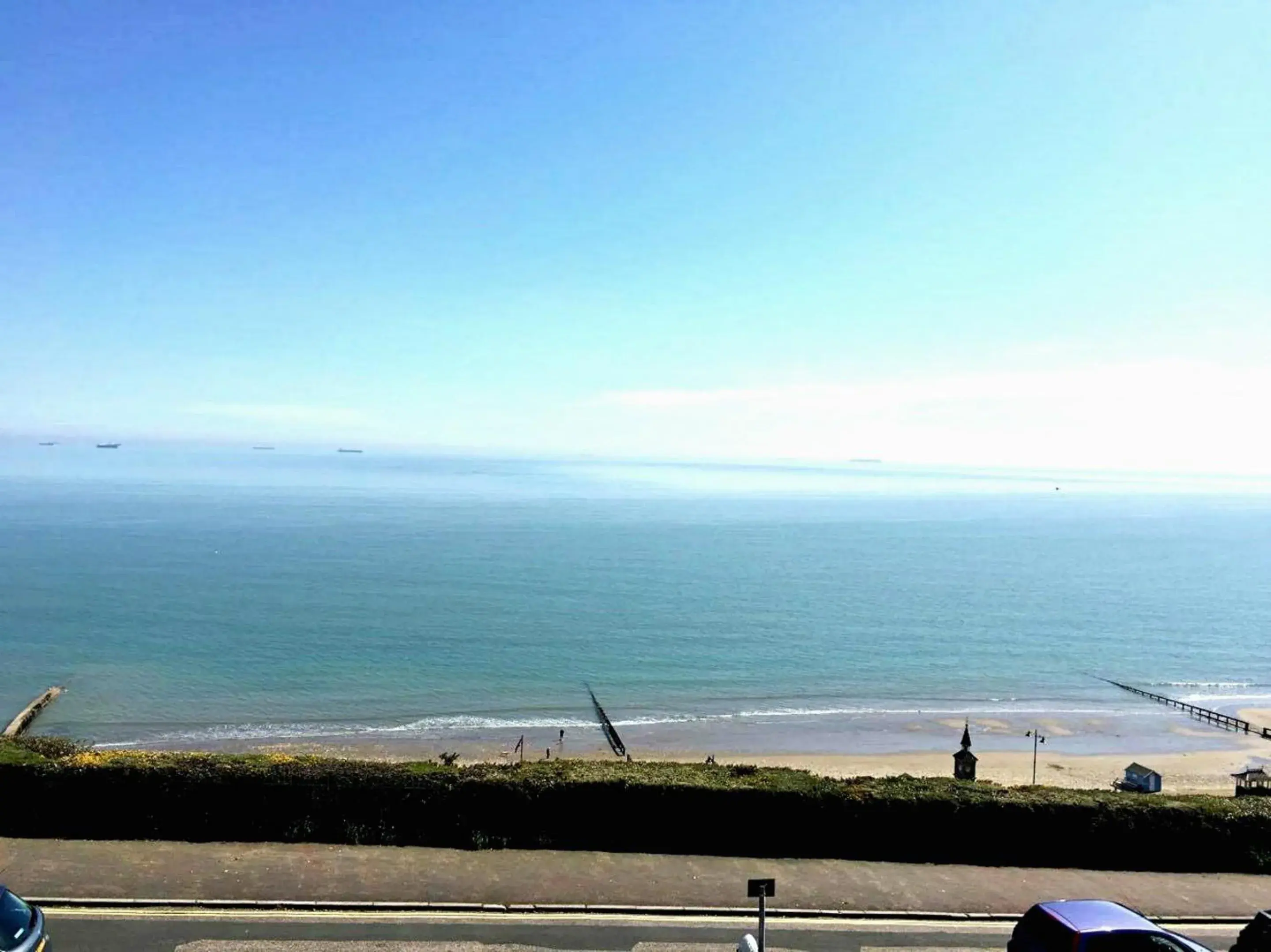 Beach, Sea View in Harrow Lodge Hotel