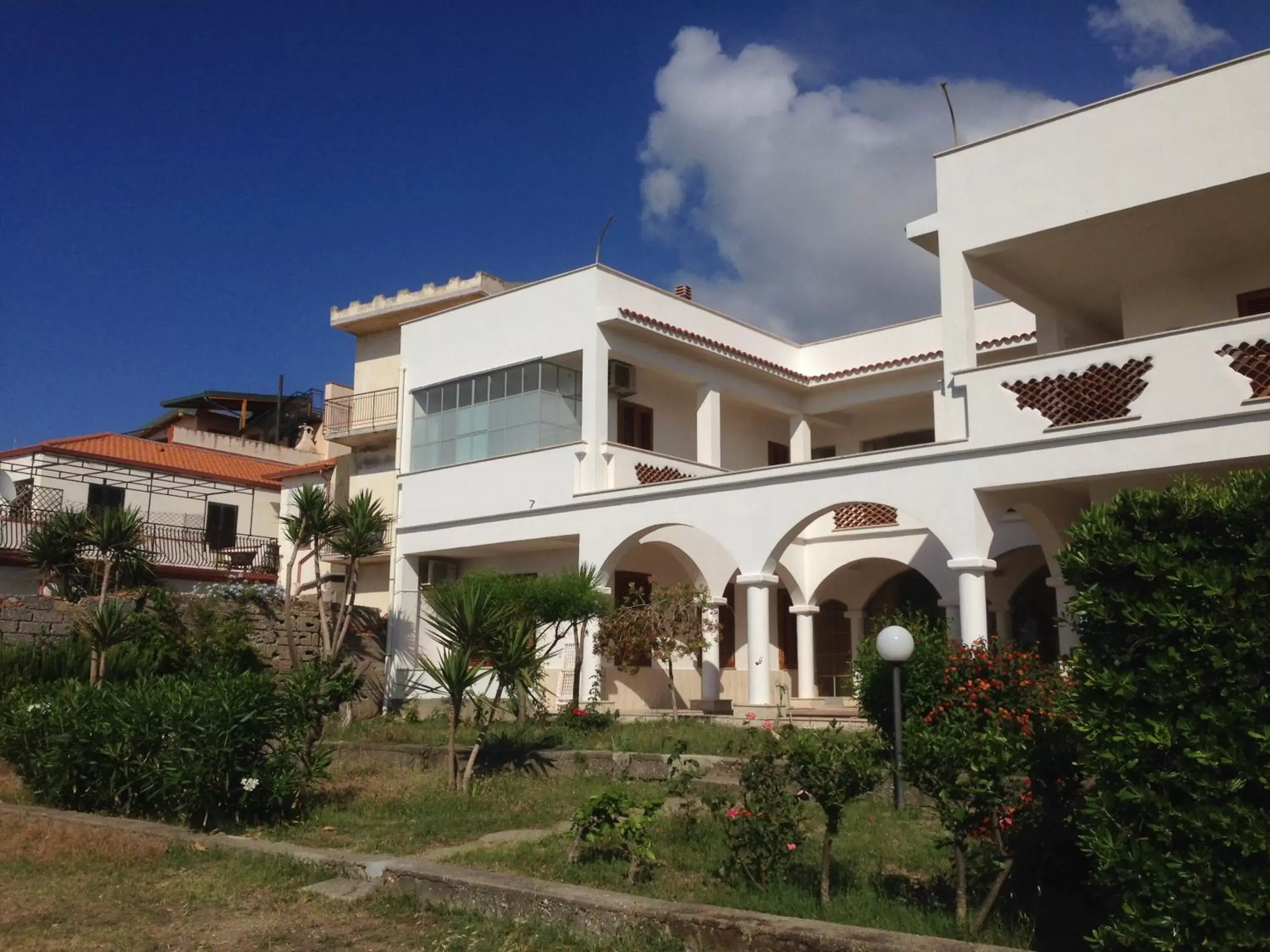 Facade/entrance, Property Building in B&B Villa Dora