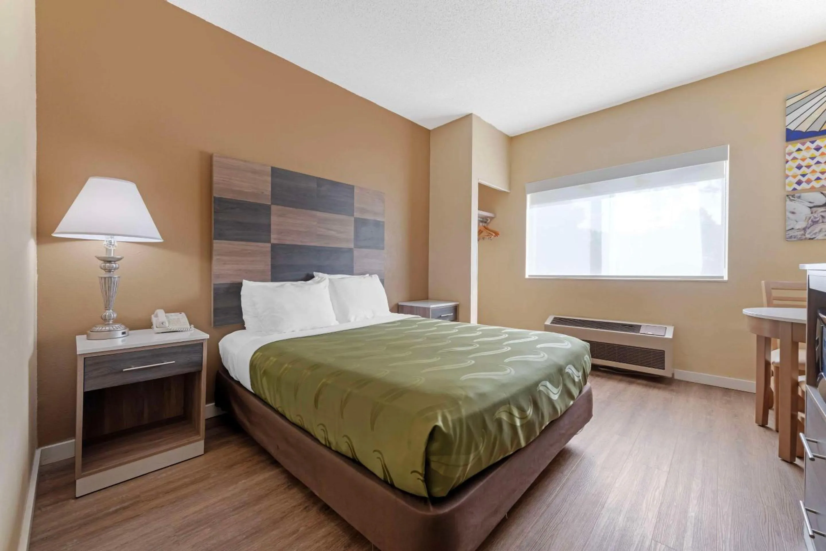 Bedroom, Bed in Quality Inn Bemidji