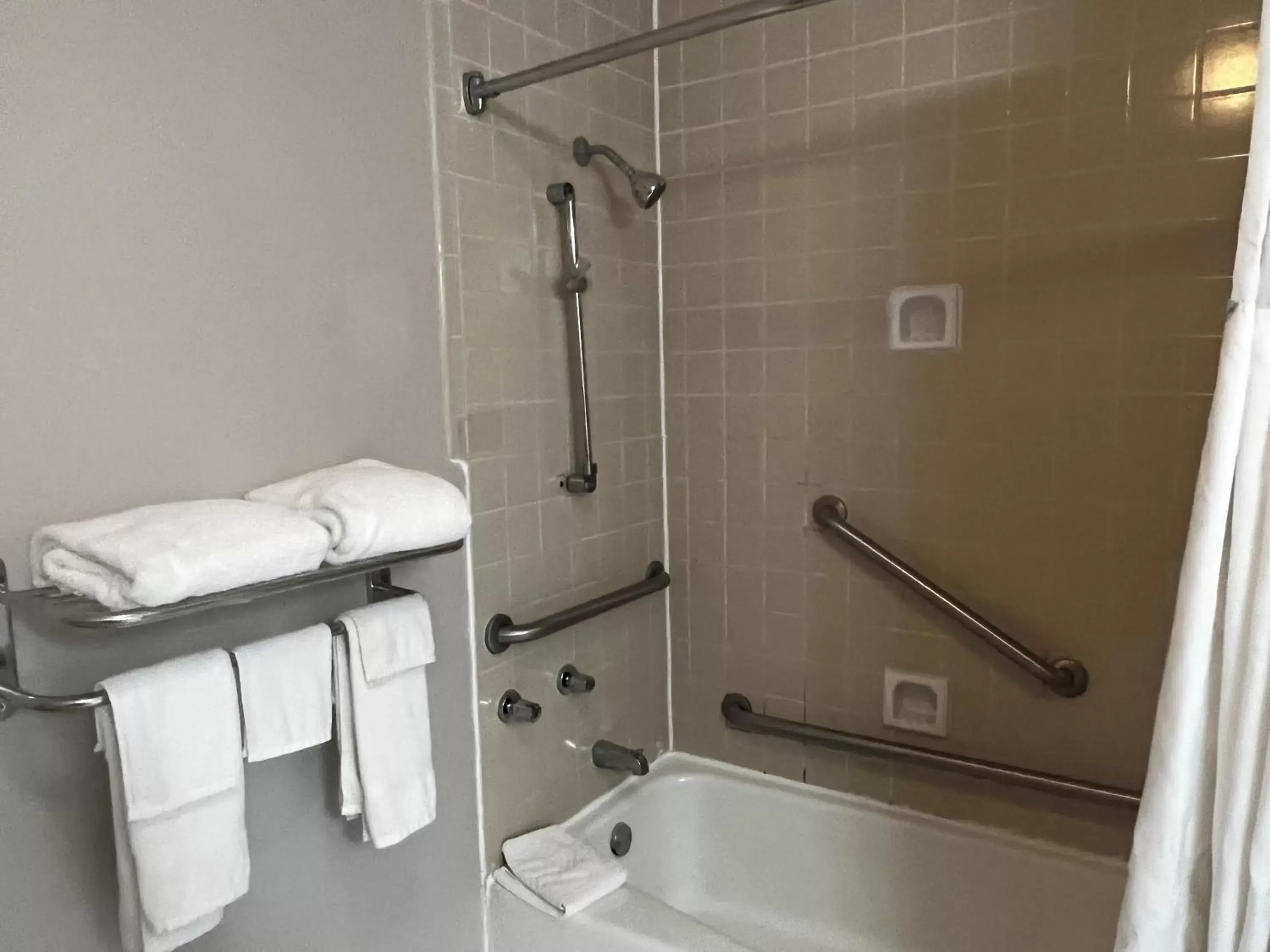 Bathroom in Baymont by Wyndham Port Arthur - Groves Area