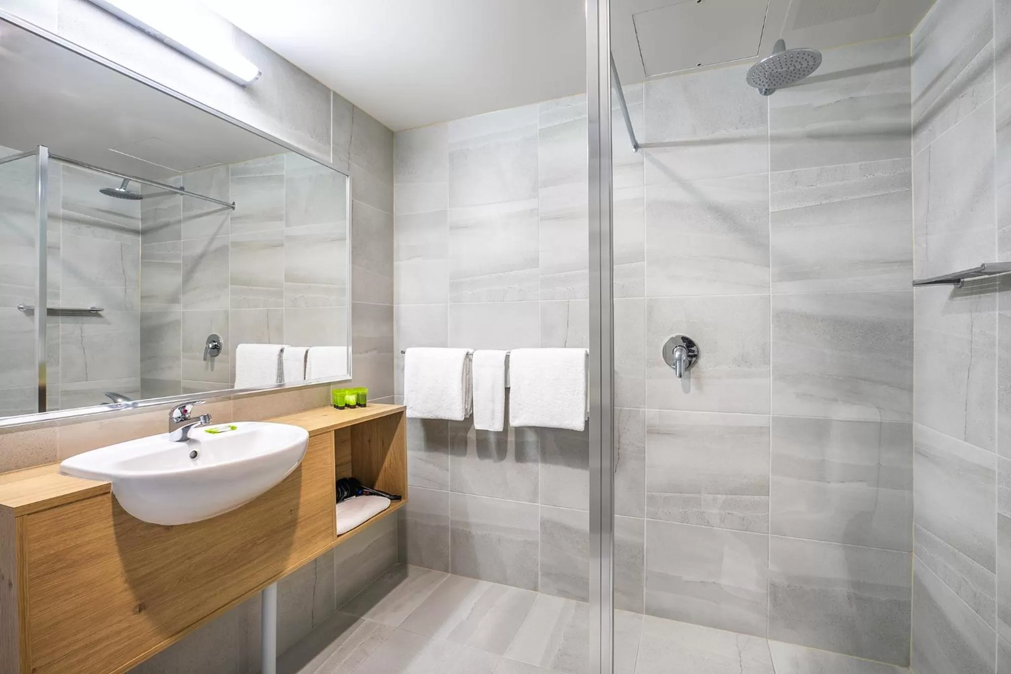 Shower in Nightcap at York on Lilydale