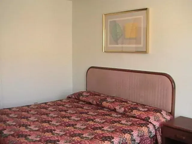 Bed in Hometown Inn Galion