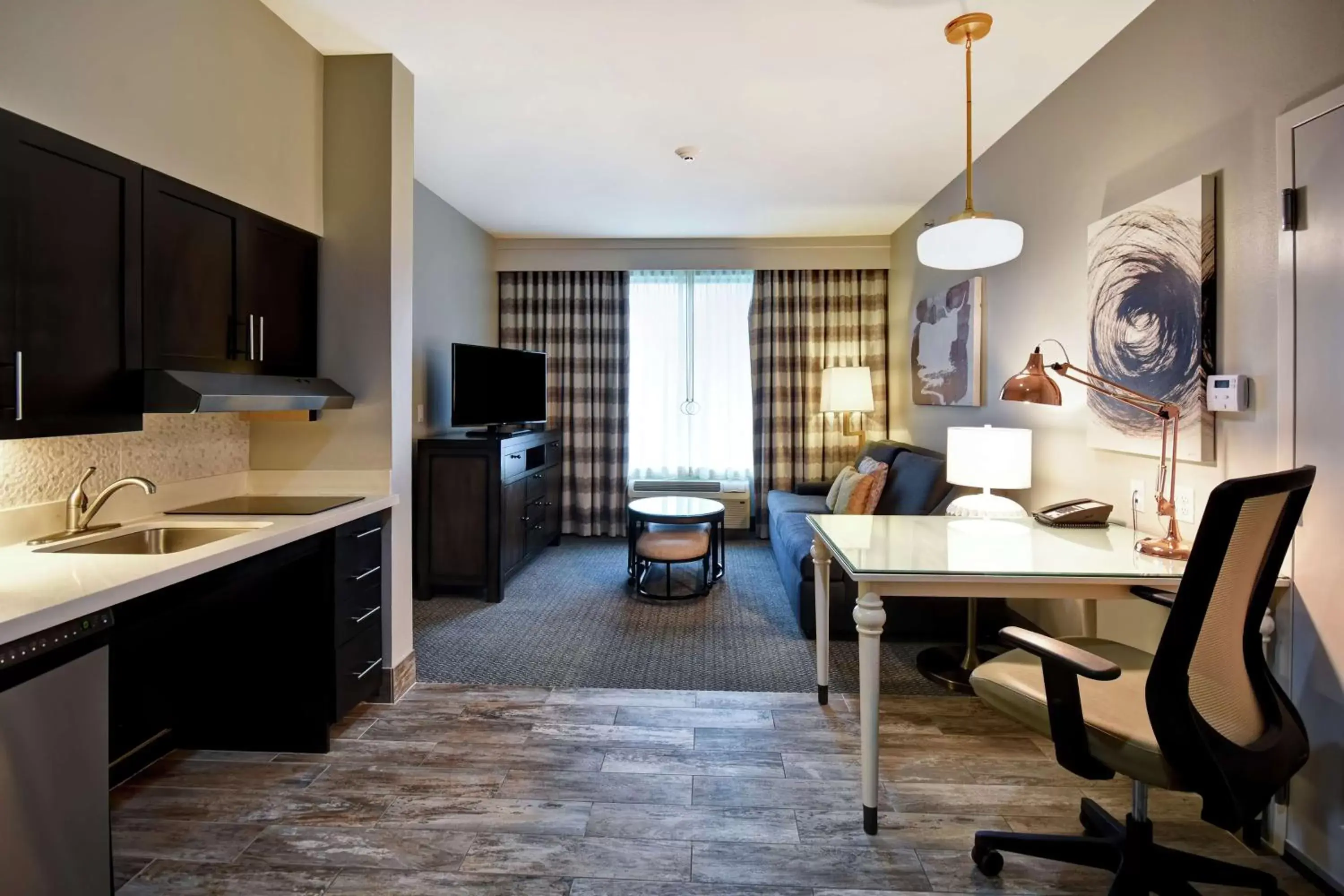 Bedroom, Kitchen/Kitchenette in Homewood Suites by Hilton Dallas Arlington South