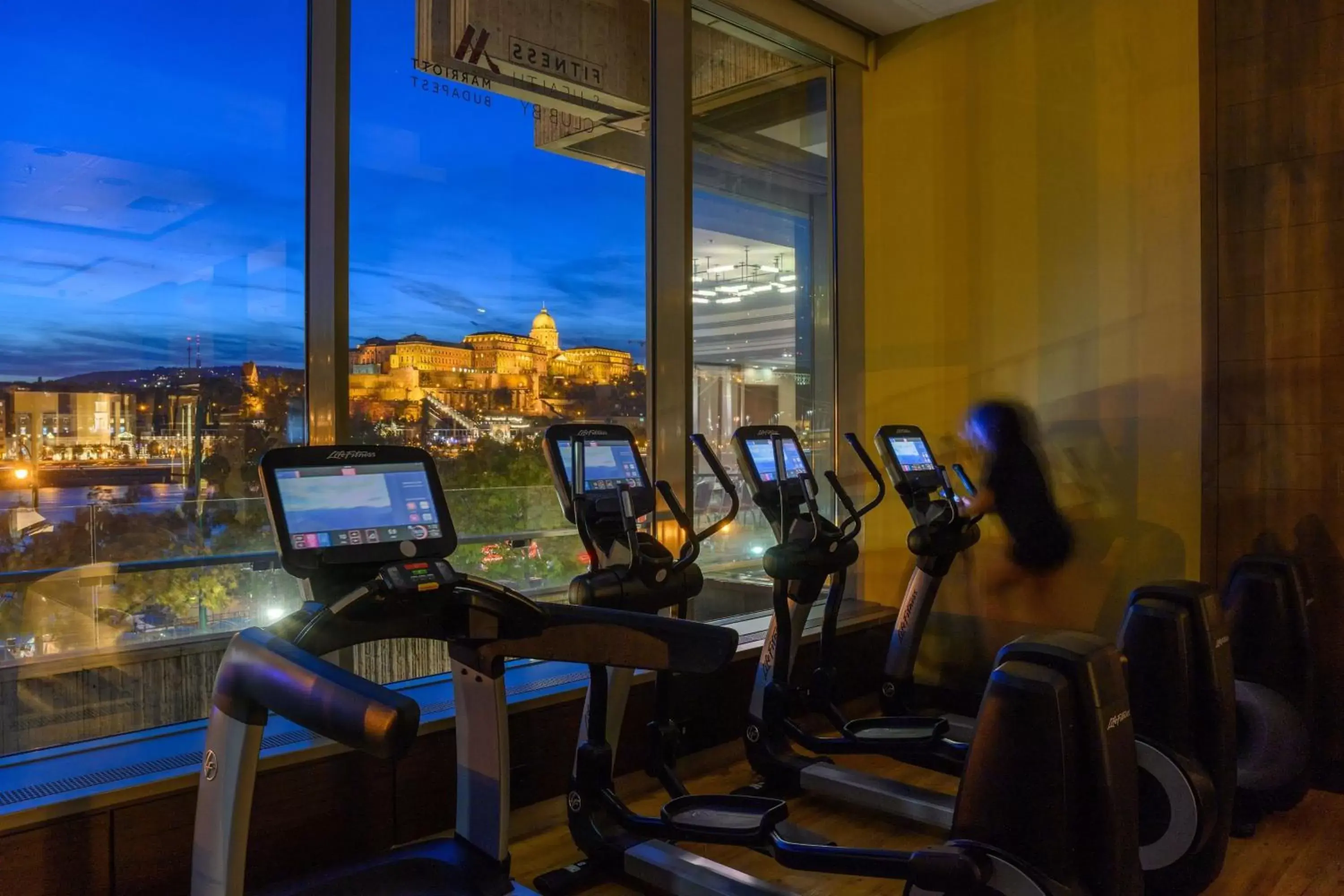 Fitness centre/facilities, Casino in Budapest Marriott Hotel