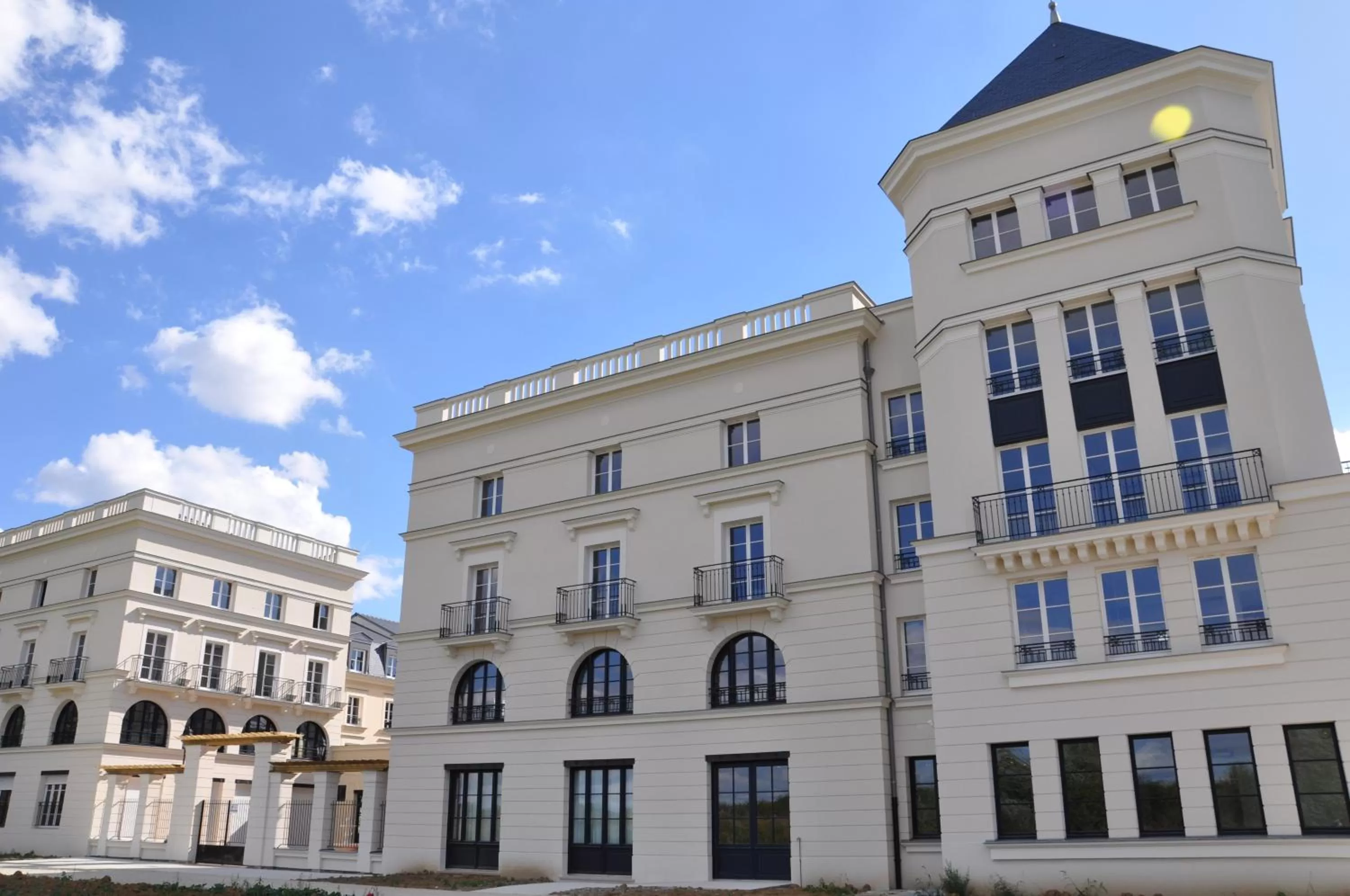 Facade/entrance, Property Building in Adagio Serris Val d Europe