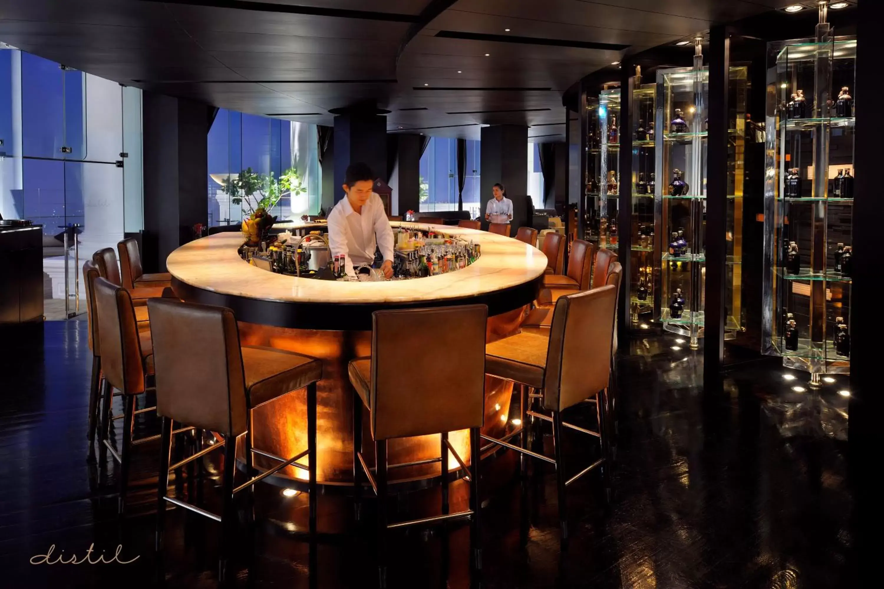 Restaurant/places to eat, Lounge/Bar in lebua at State Tower
