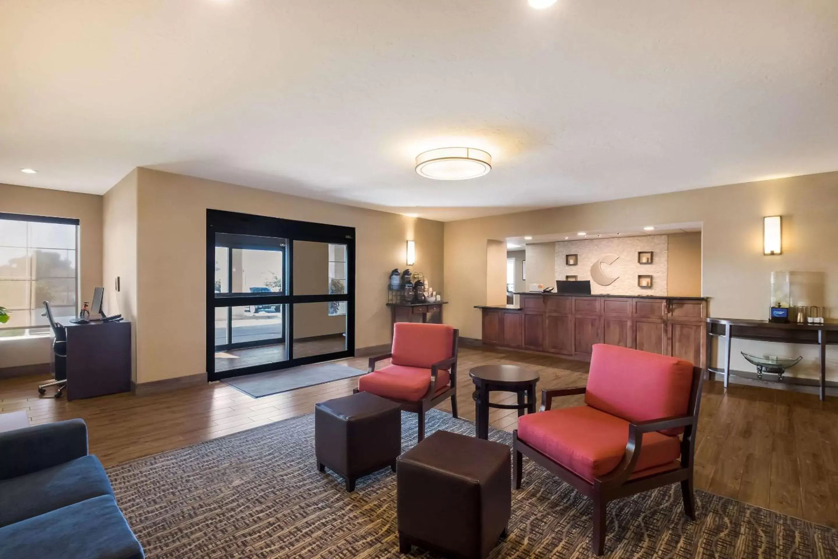 Lobby or reception, Seating Area in Comfort Inn Fort Morgan