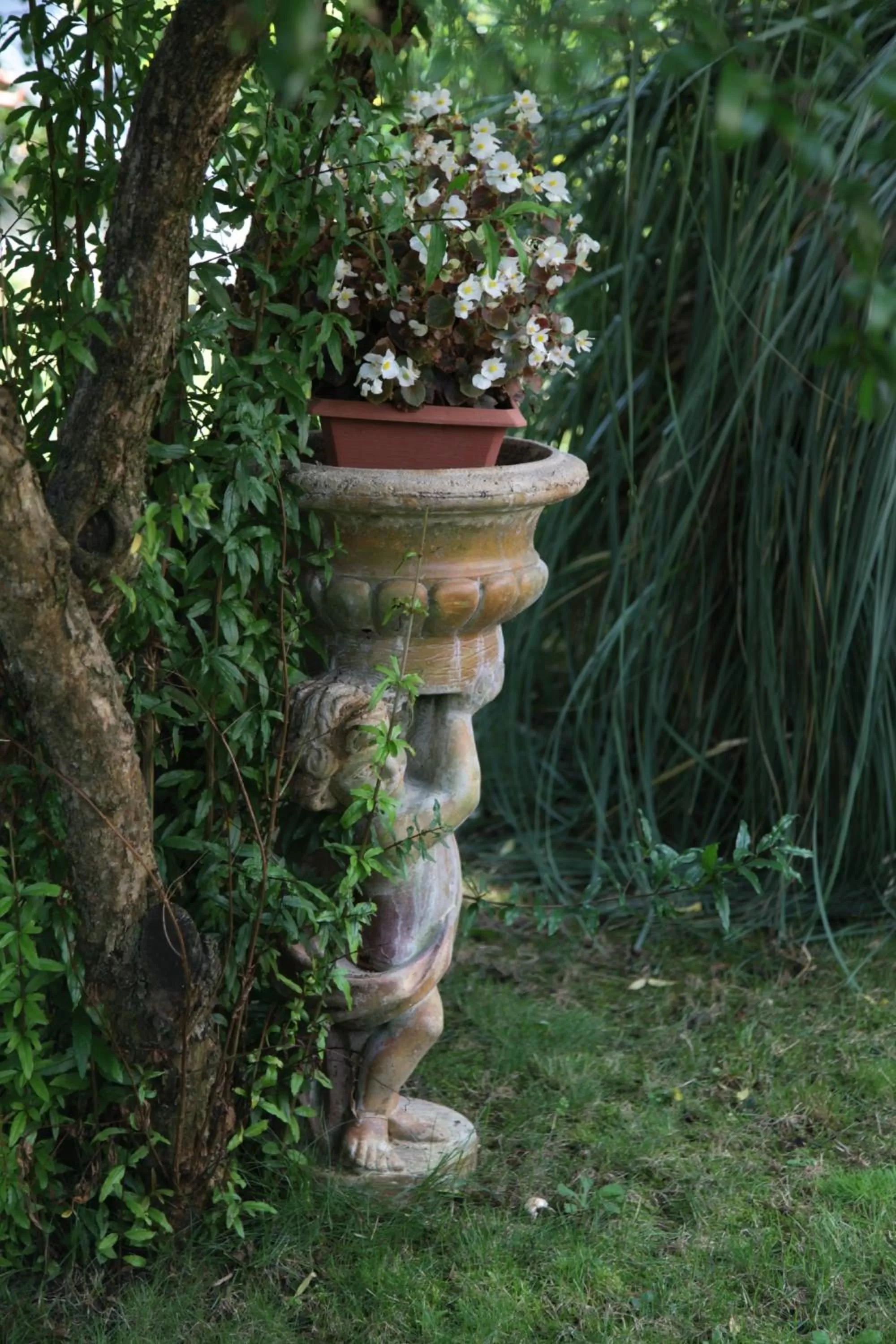 Facade/entrance in Casa del Girasole