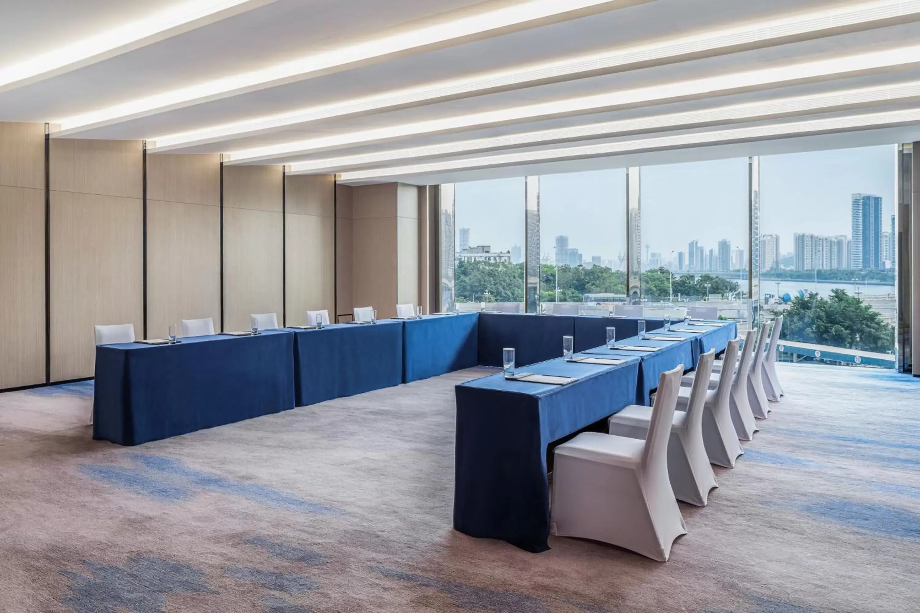 Meeting/conference room in Renaissance Zhuhai Hotel