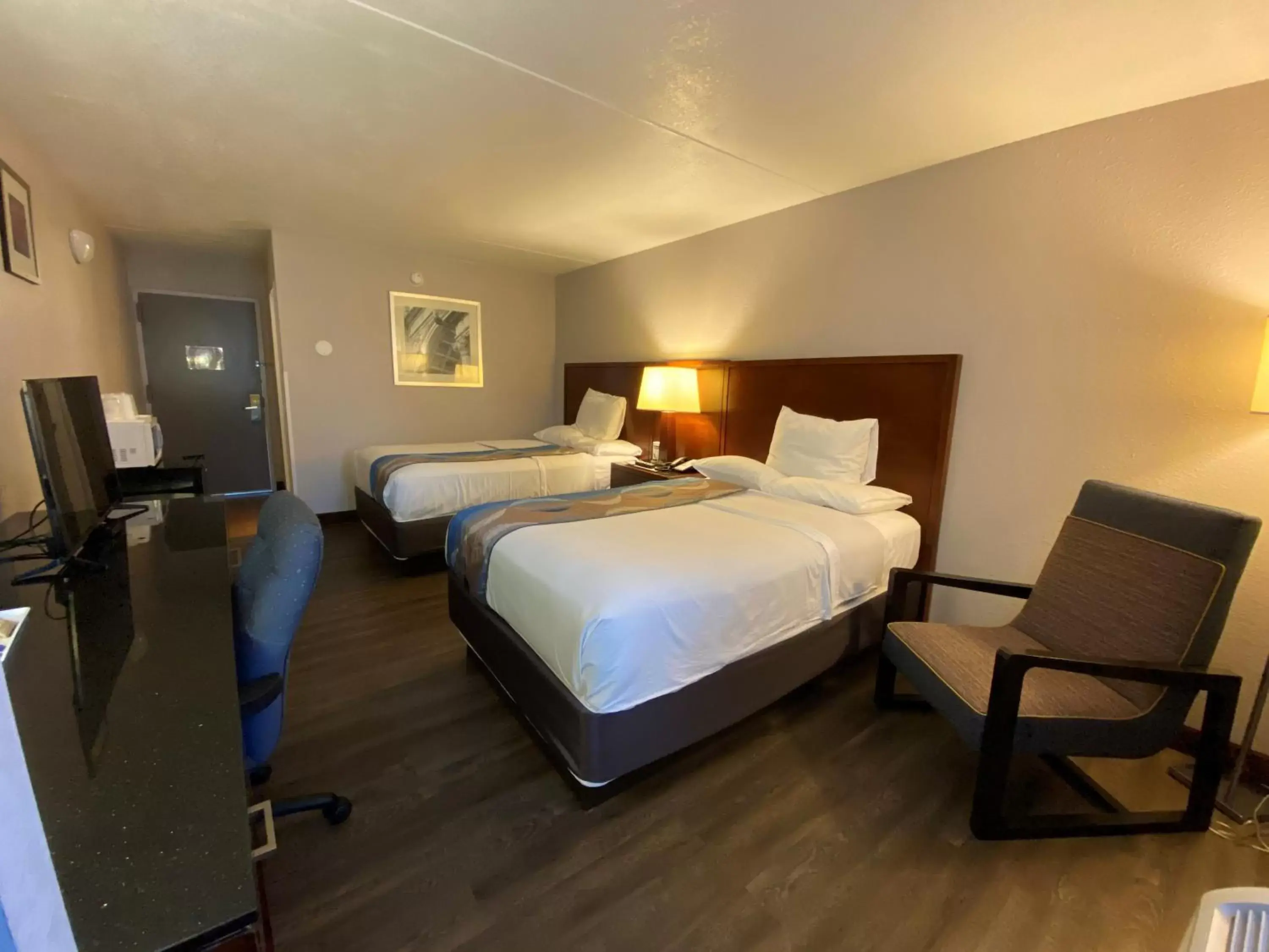Bed in Travelodge Inn & Suites by Wyndham Albany