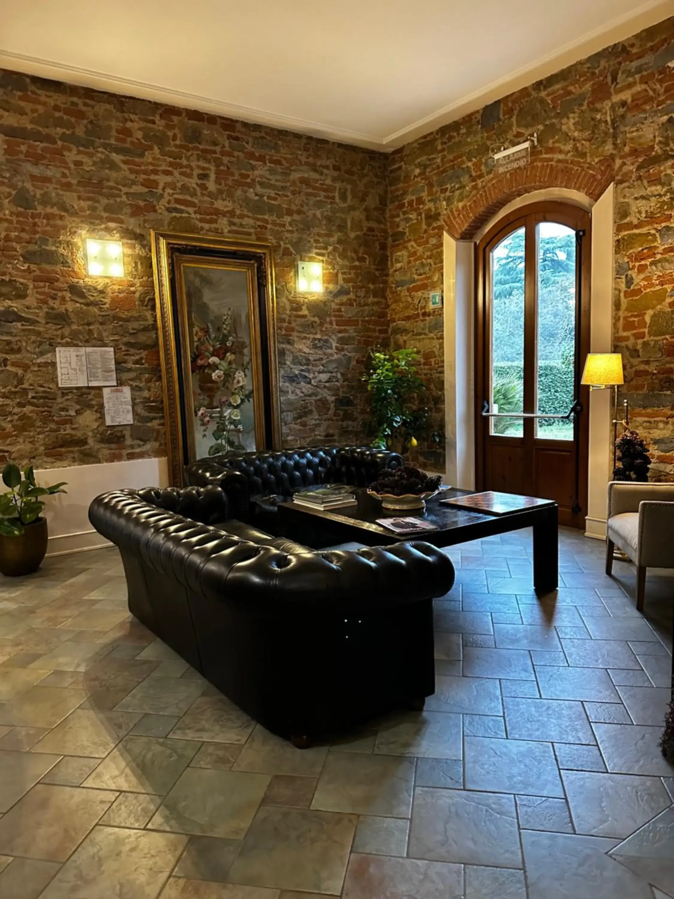Lobby or reception, Bathroom in Hotel Villa Betania
