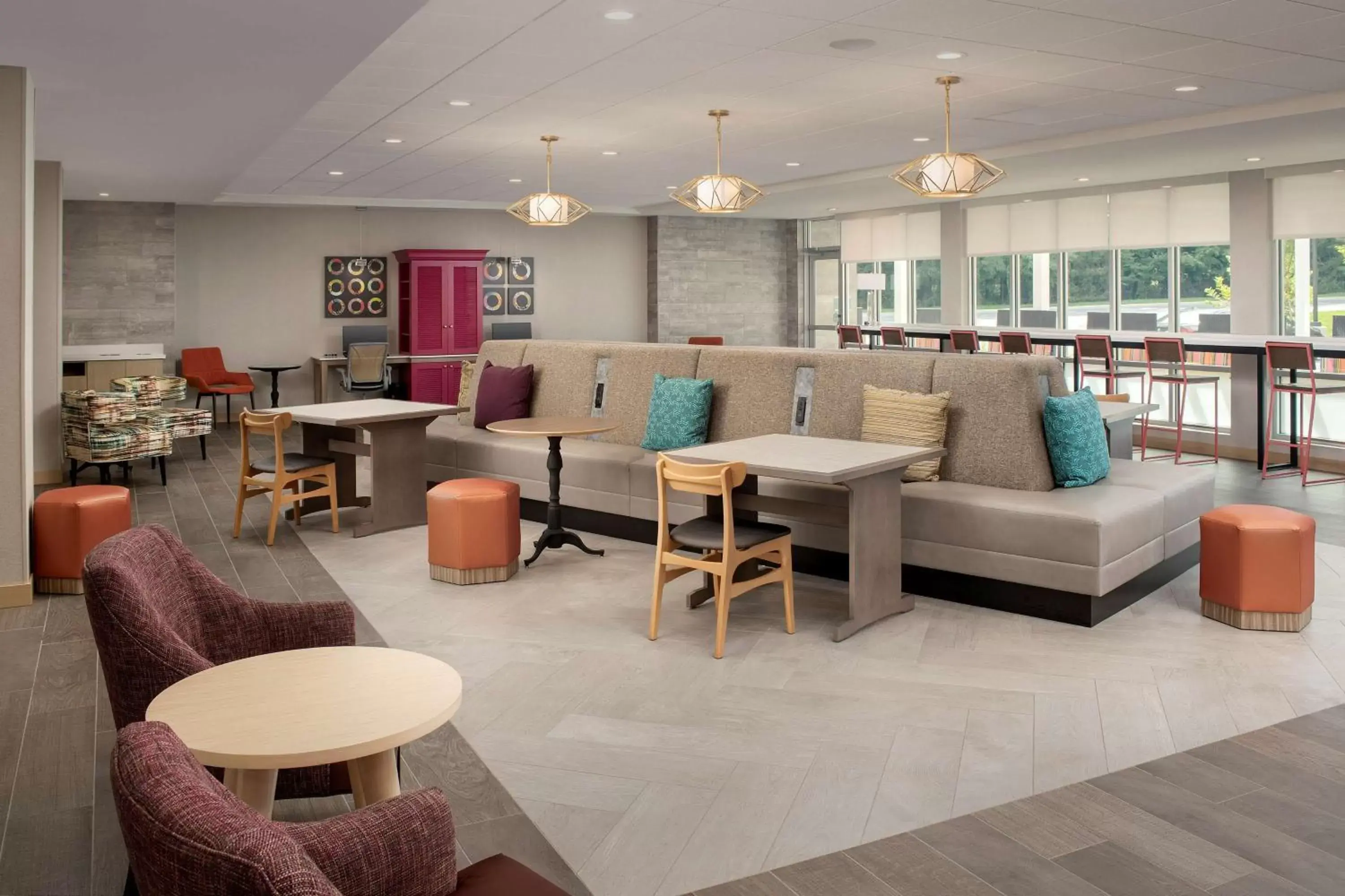 Breakfast, Lounge/Bar in Home2 Suites By Hilton Owings Mills, Md