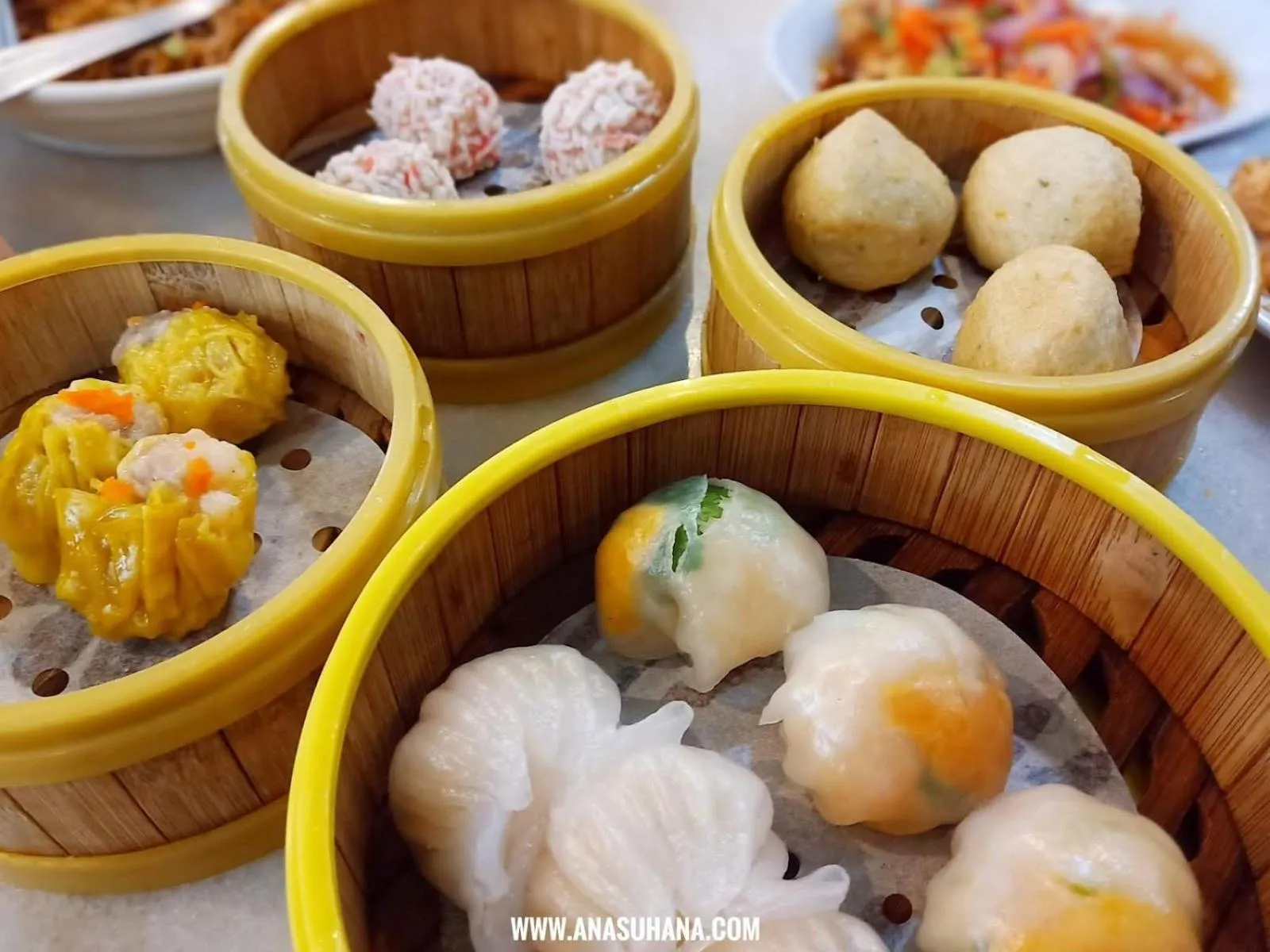 Restaurant/places to eat in The Brownstone Hostel &amp; Space