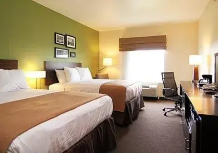 Queen Room with Two Queen Beds - Non-Smoking in Sleep Inn and Suites Round Rock - Austin North