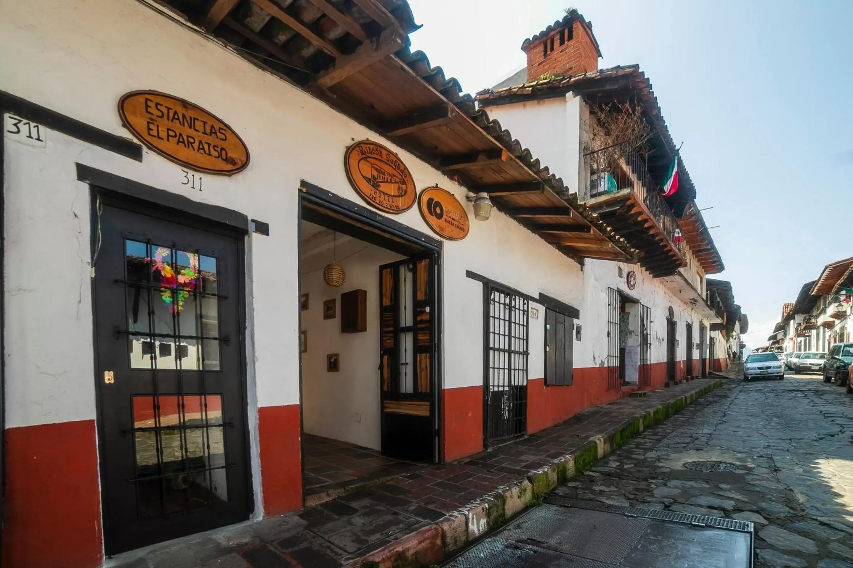 Facade/entrance, Property Building in Hotel Rincon Soñado, Valle de Bravo