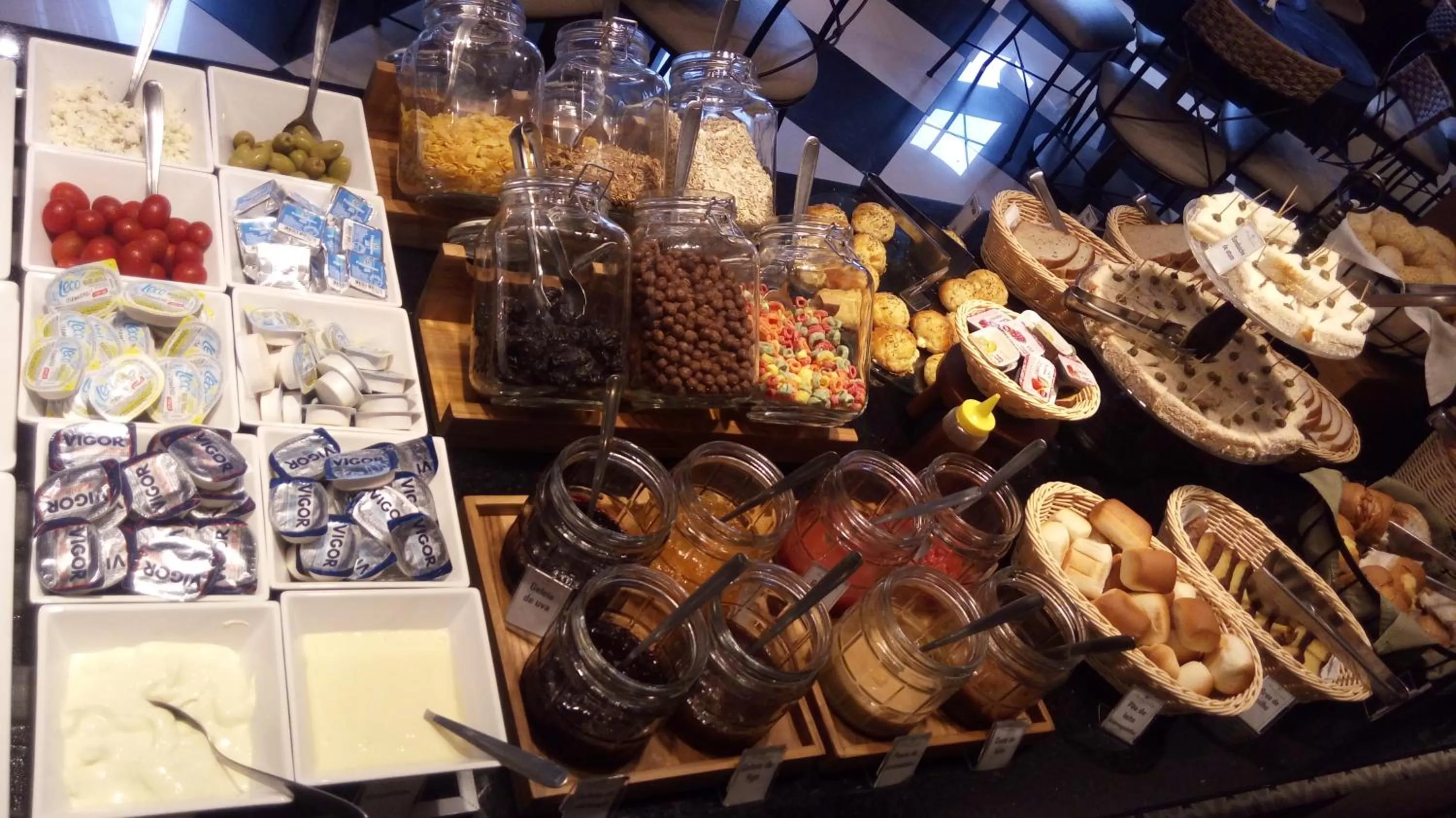 Buffet breakfast in Hotel Serra Nevada