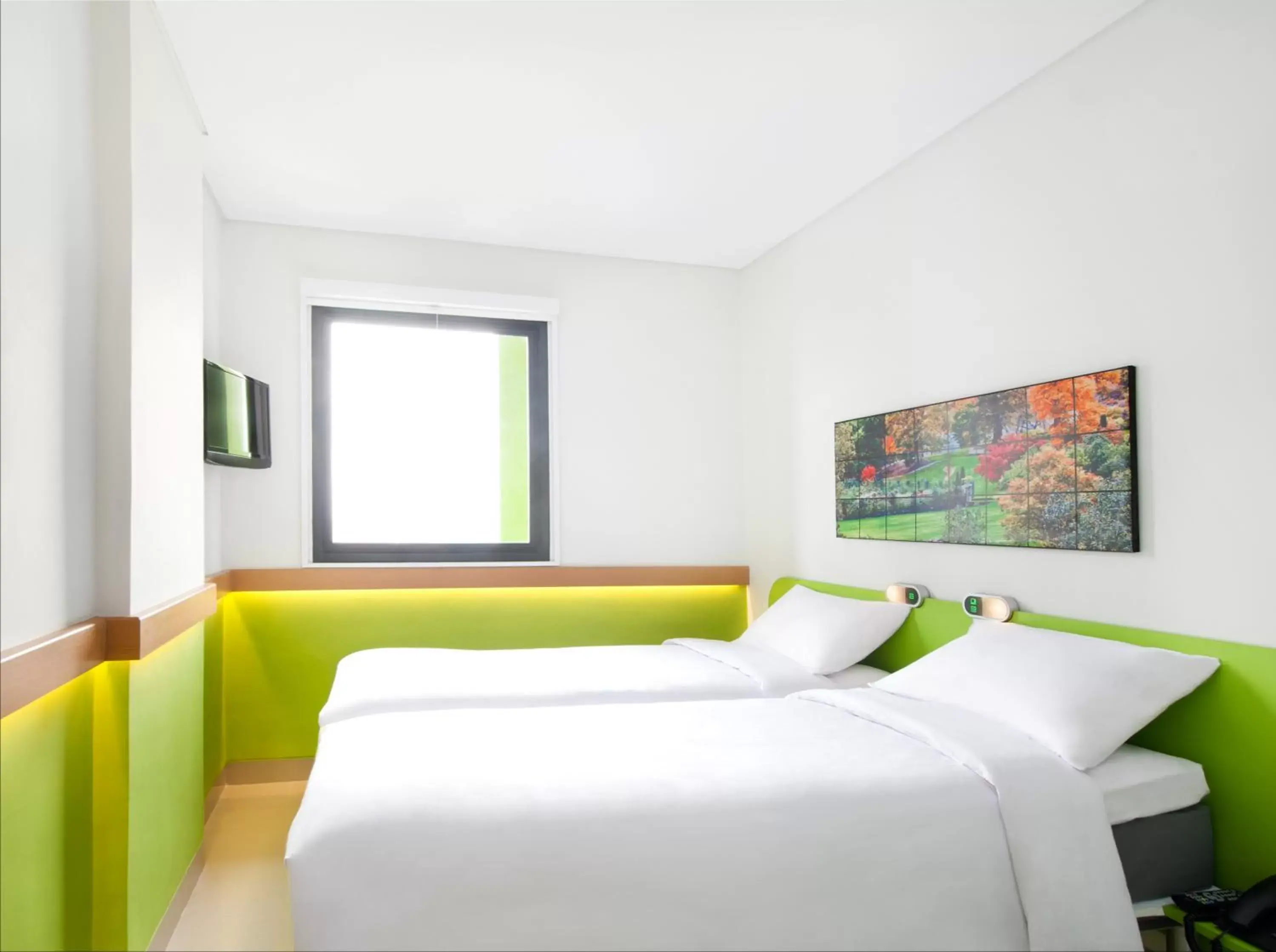Bedroom, Bed in Ibis Budget Jakarta Daan Mogot