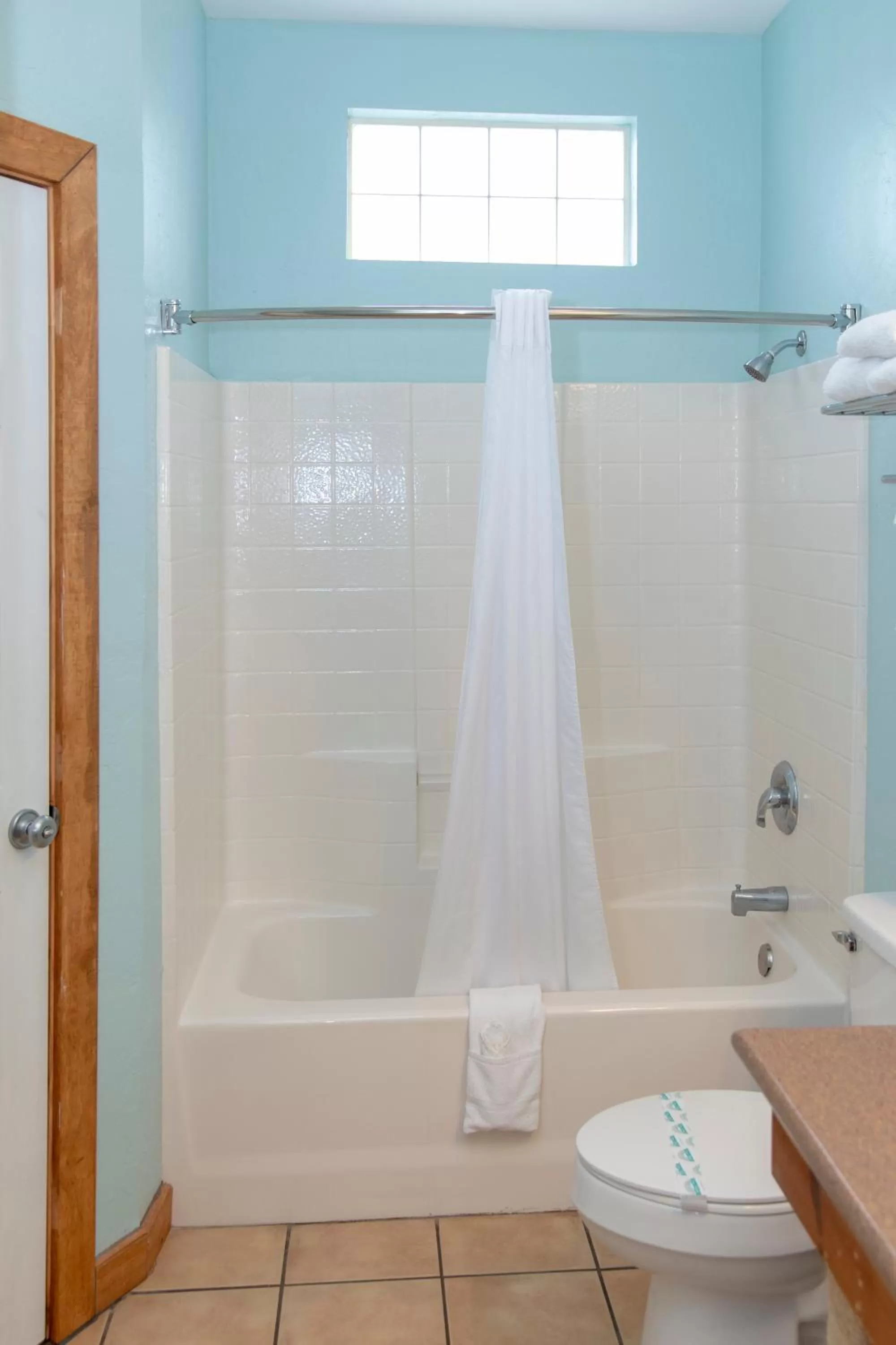 Shower in D&R Pelican Bay Resort