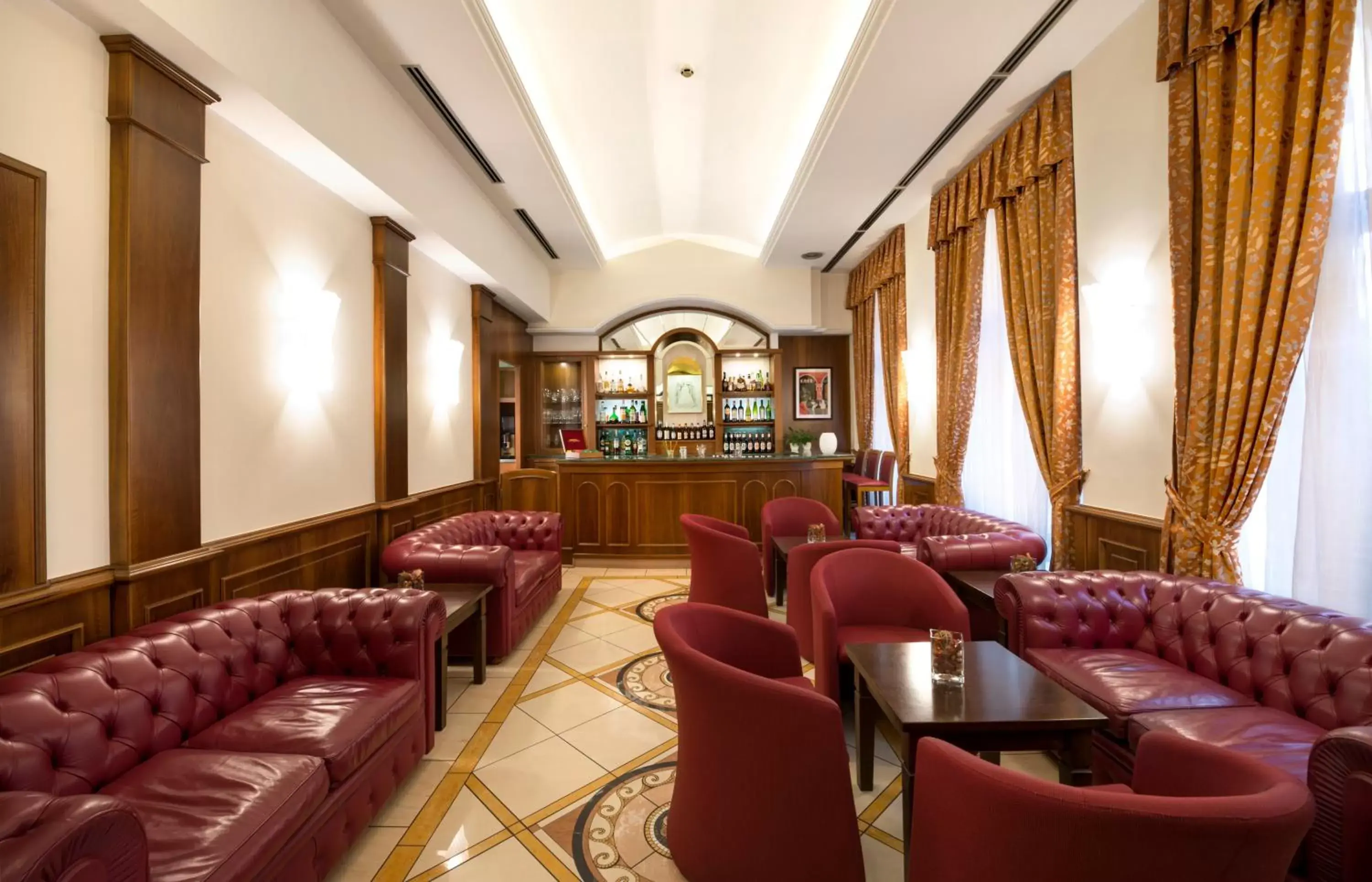 Lobby or reception, Lounge/Bar in Lancaster Hotel