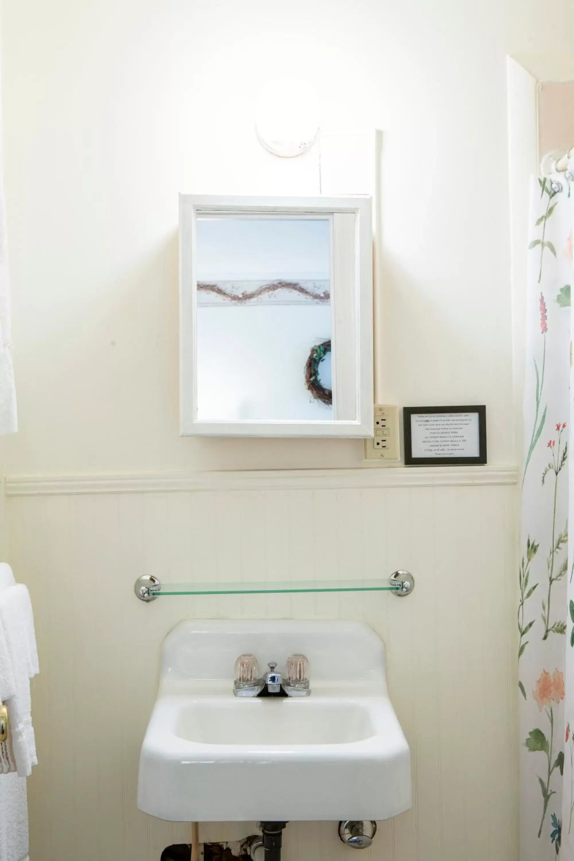 Bathroom in The Chimney Rock Inn & Cottages