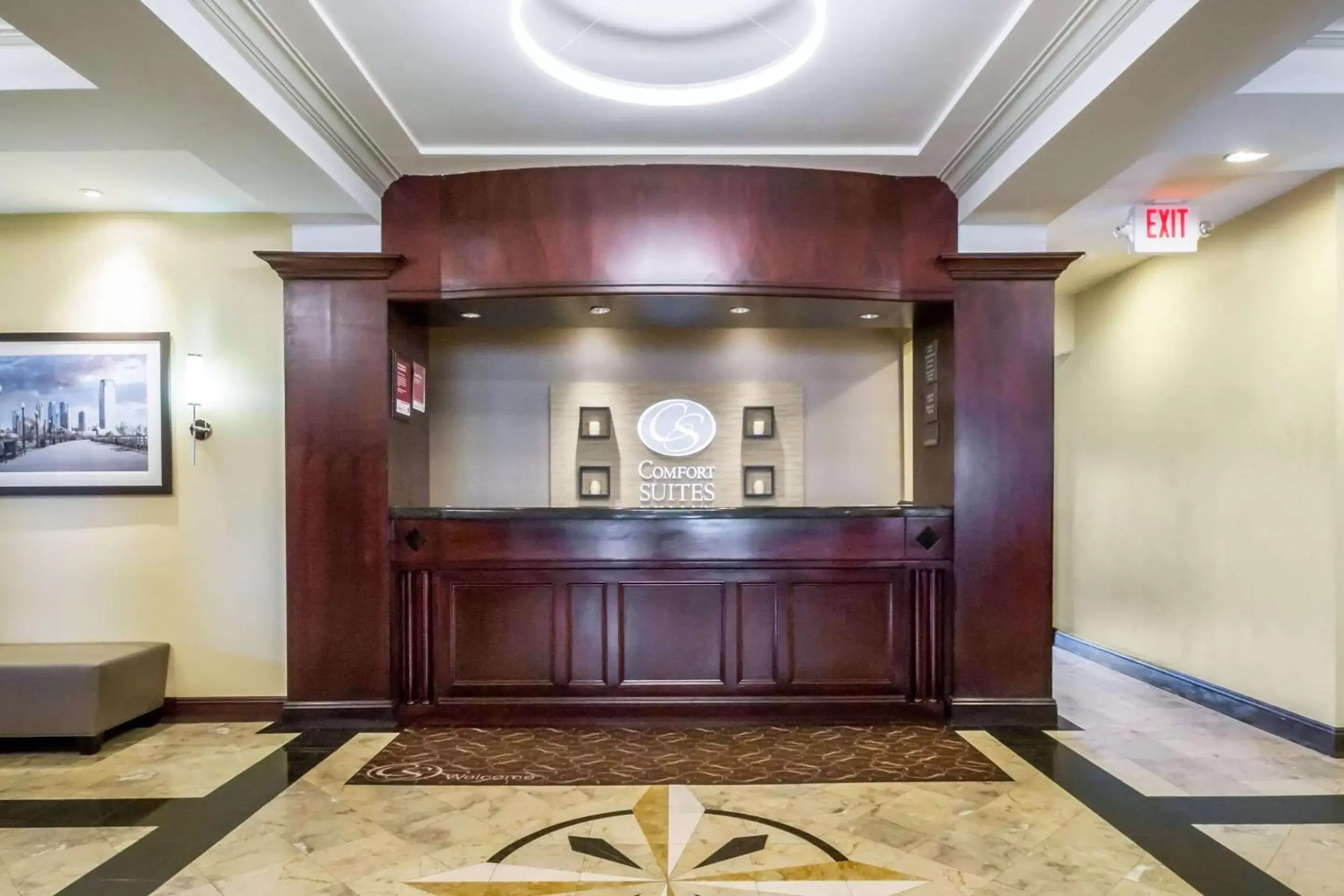 Lobby or reception in Comfort Suites at Woodbridge Lobby or reception in Comfort Suites at Woodbridge