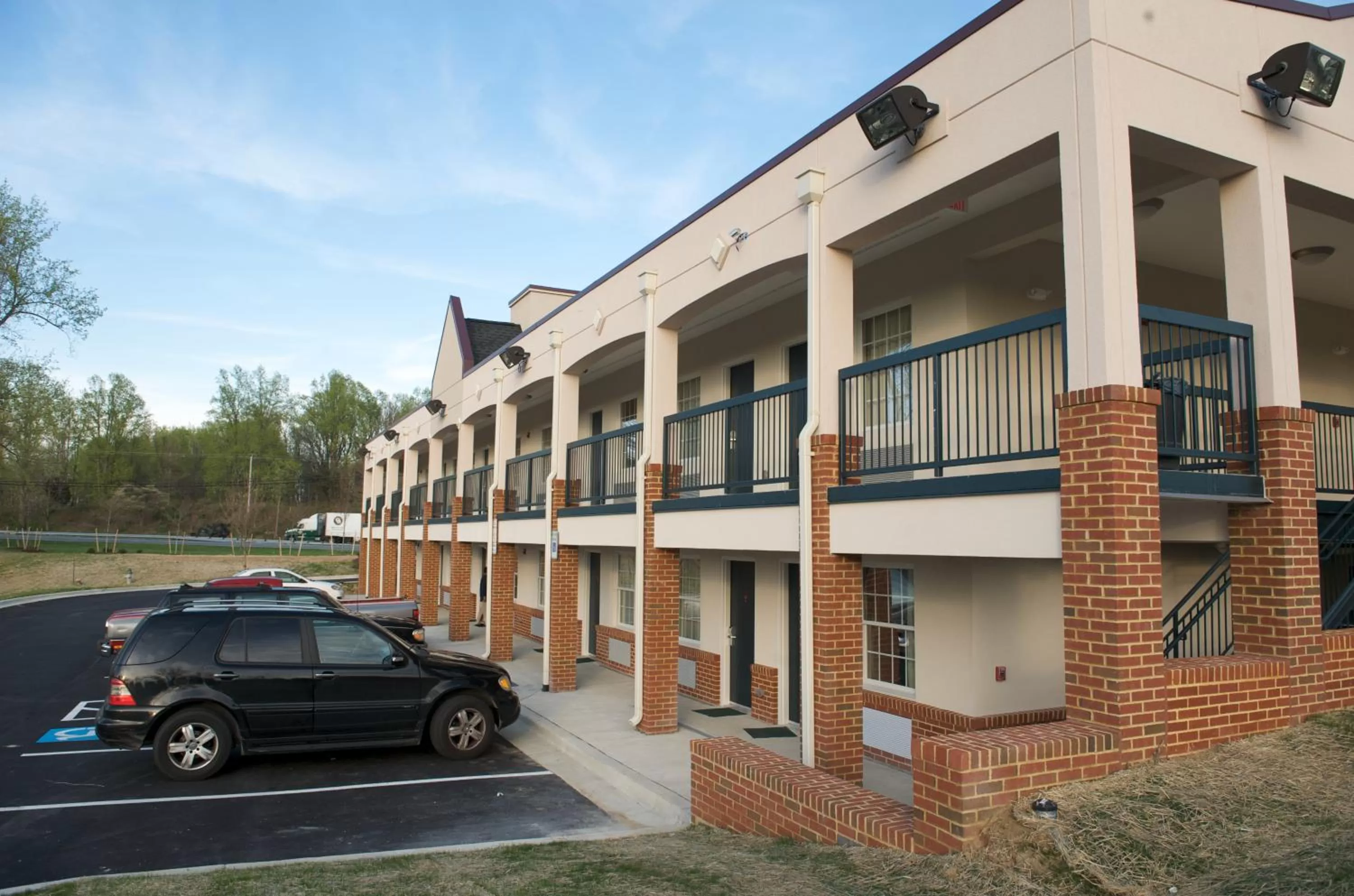 Property building in Executive Inn & Suites Upper Marlboro