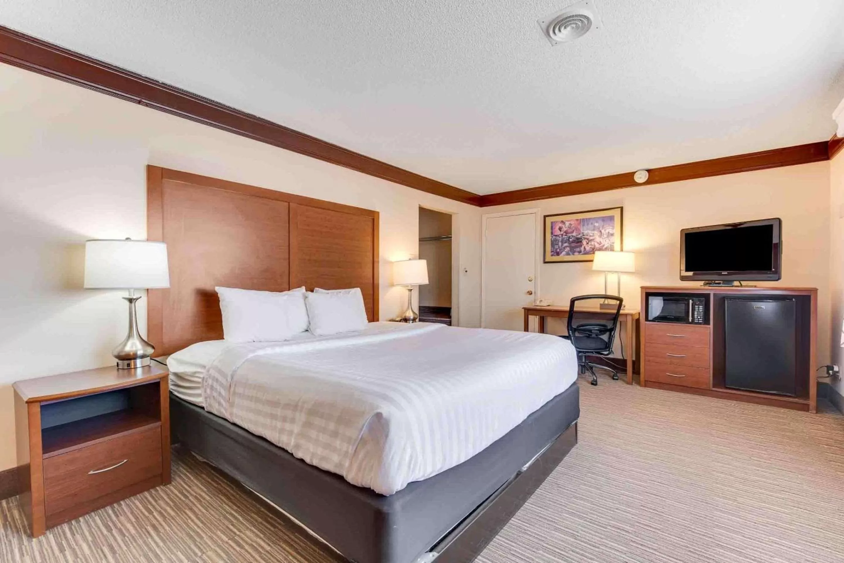 Bedroom, Bed in Best Western Movie Manor