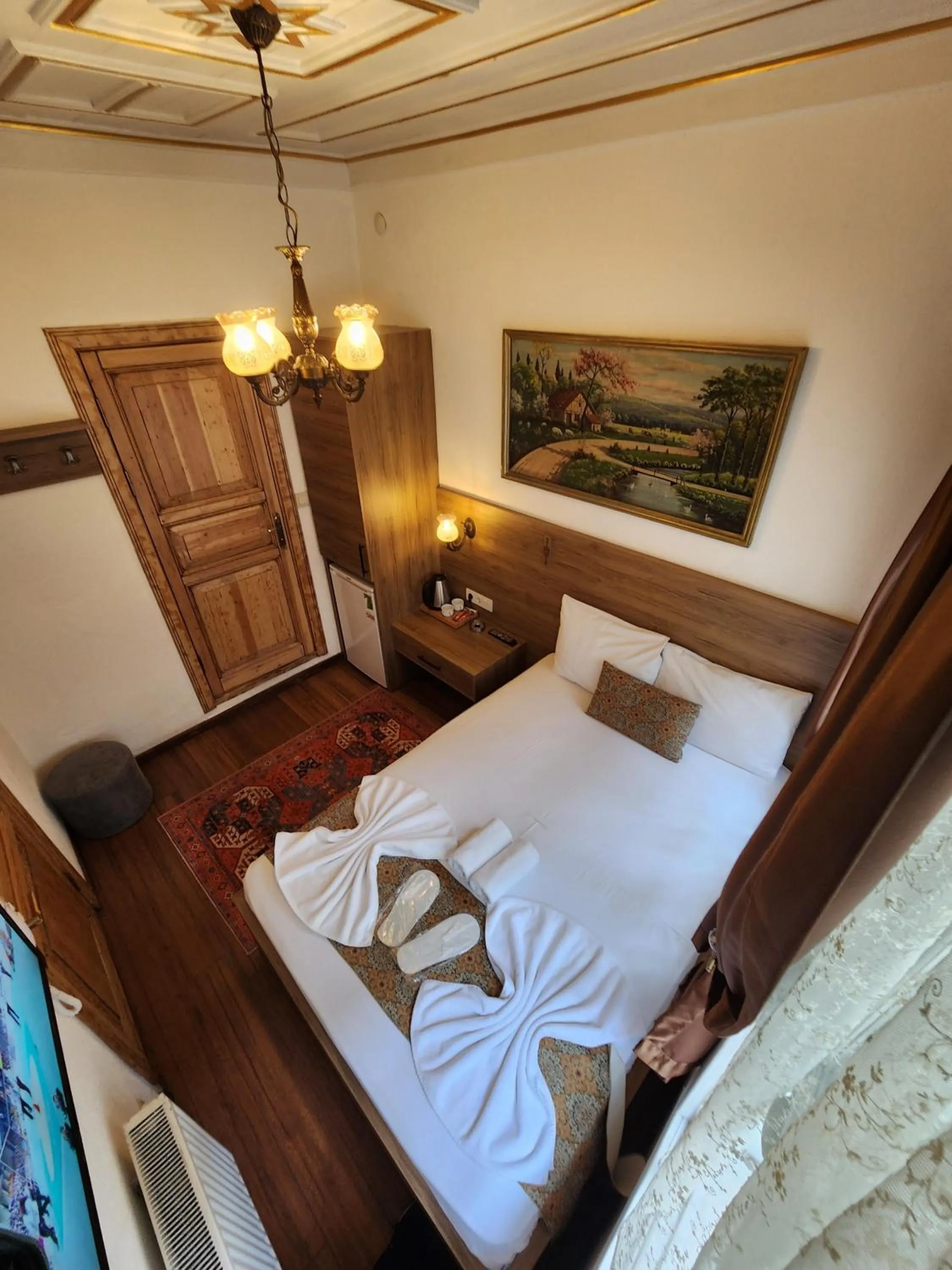 Photo of the whole room, Bed in Kadıköy White House