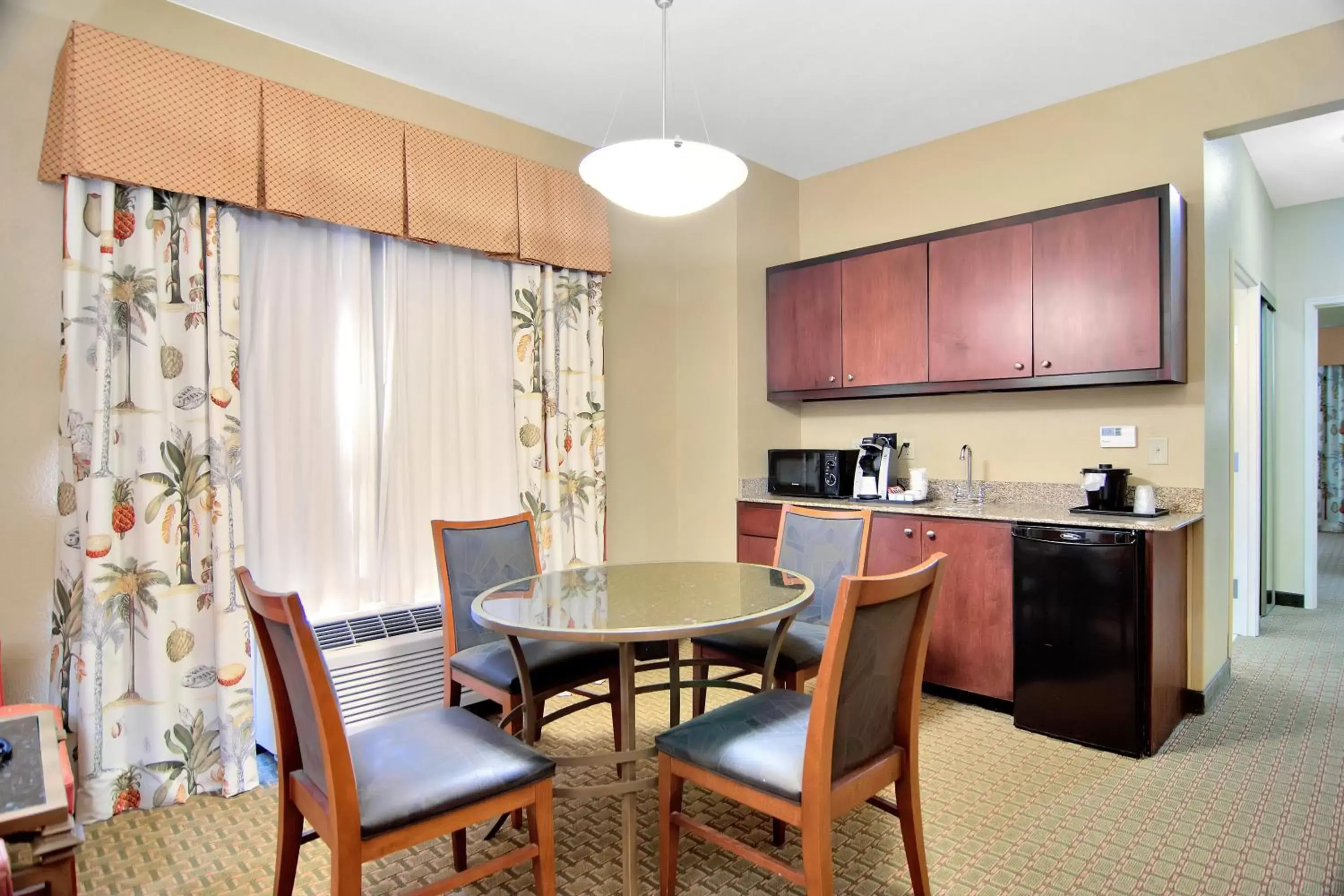 Photo of the whole room, Kitchen/Kitchenette in Holiday Inn Express Hotel & Suites DFW West - Hurst, an IHG Hotel