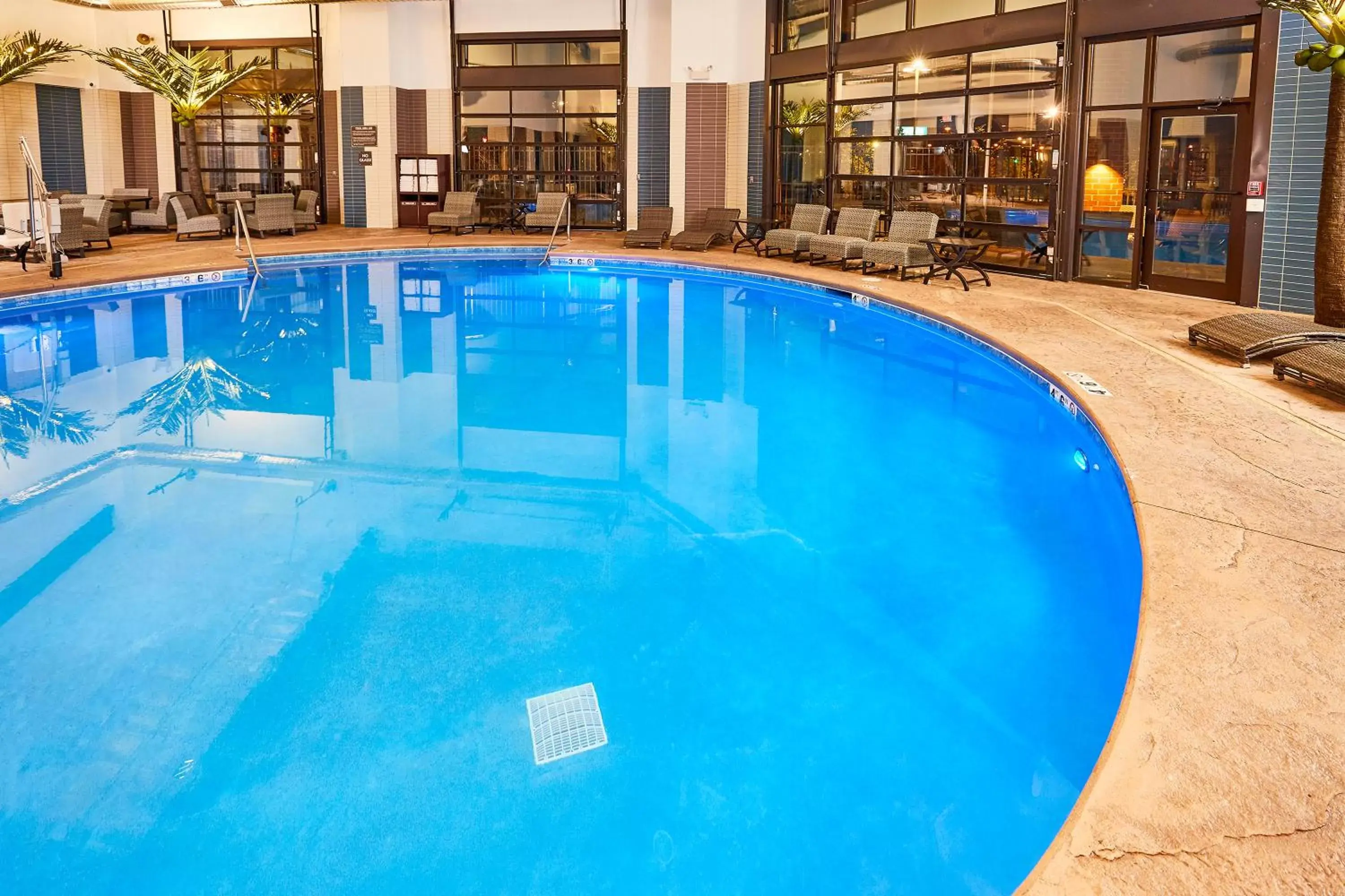 Swimming Pool in LivINN Hotel Cincinnati North/ Sharonville