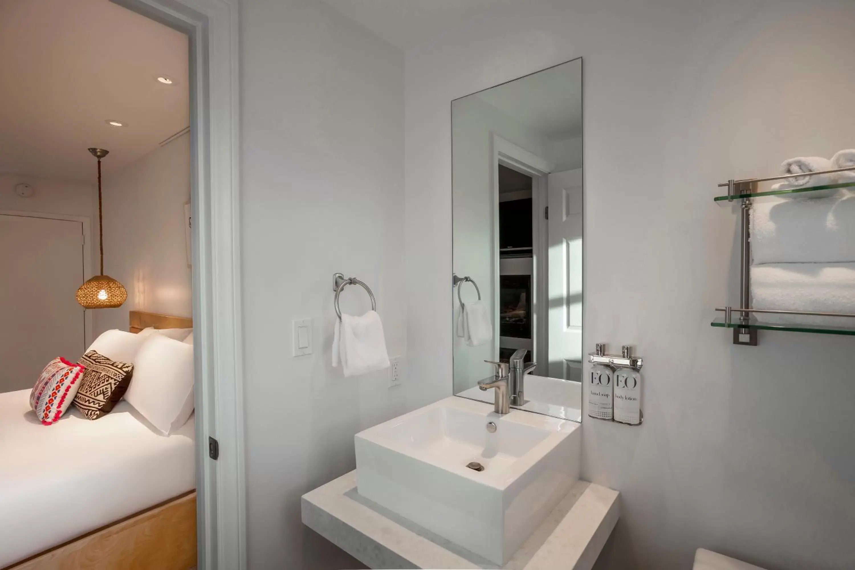 Bathroom in Blue Sands Inn, A Kirkwood Collection Hotel